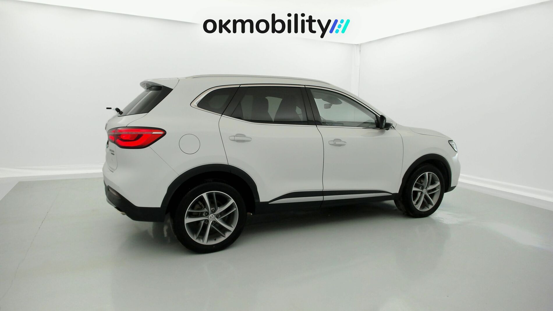 mg ehs phev luxury 1.5 T-GDI 258 PHEV 2023 white 11