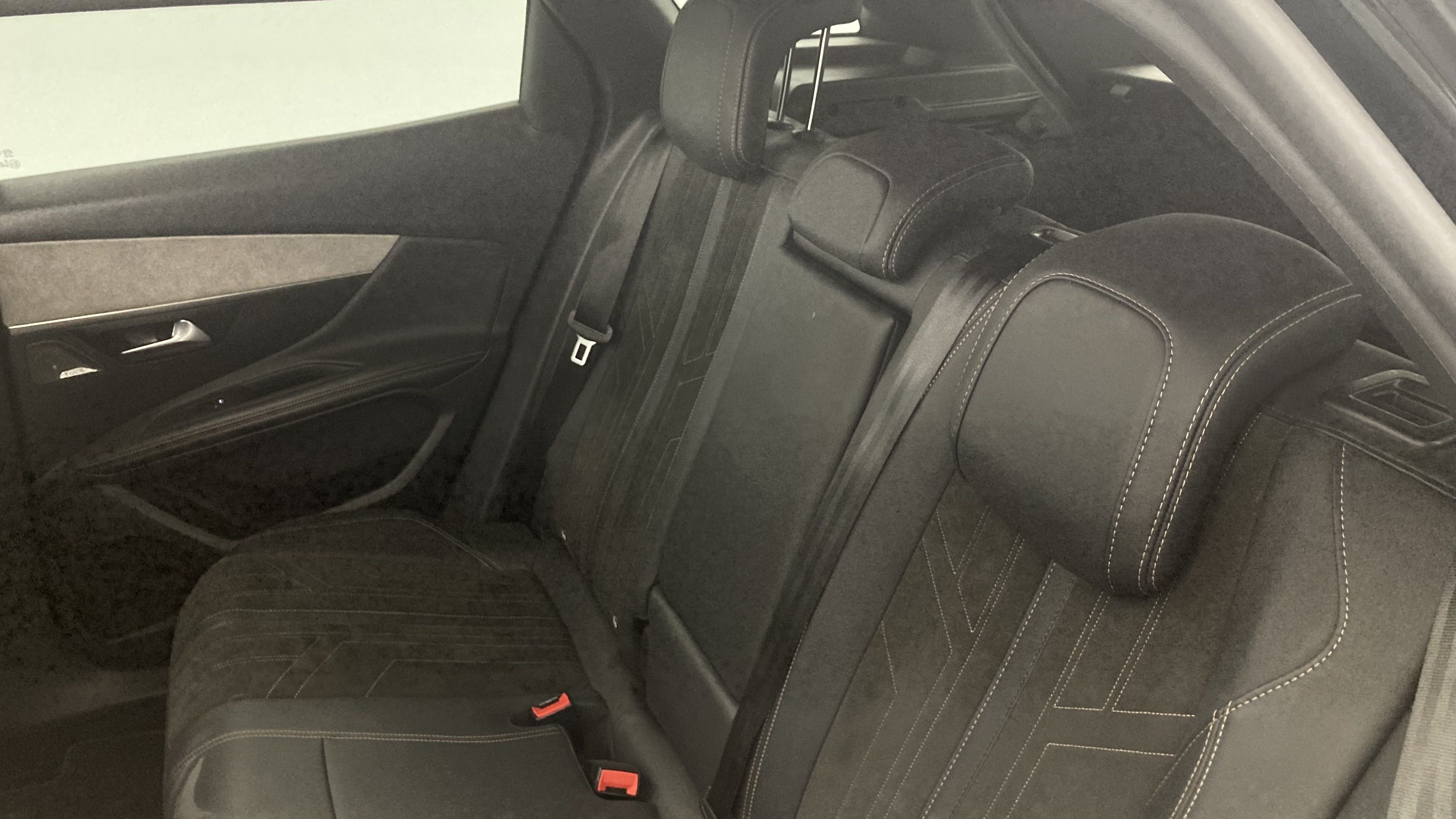 peugeot 3008 gt pack 1.6 HYBRID 300 EAT PHEV 2022 negro perla nera 30