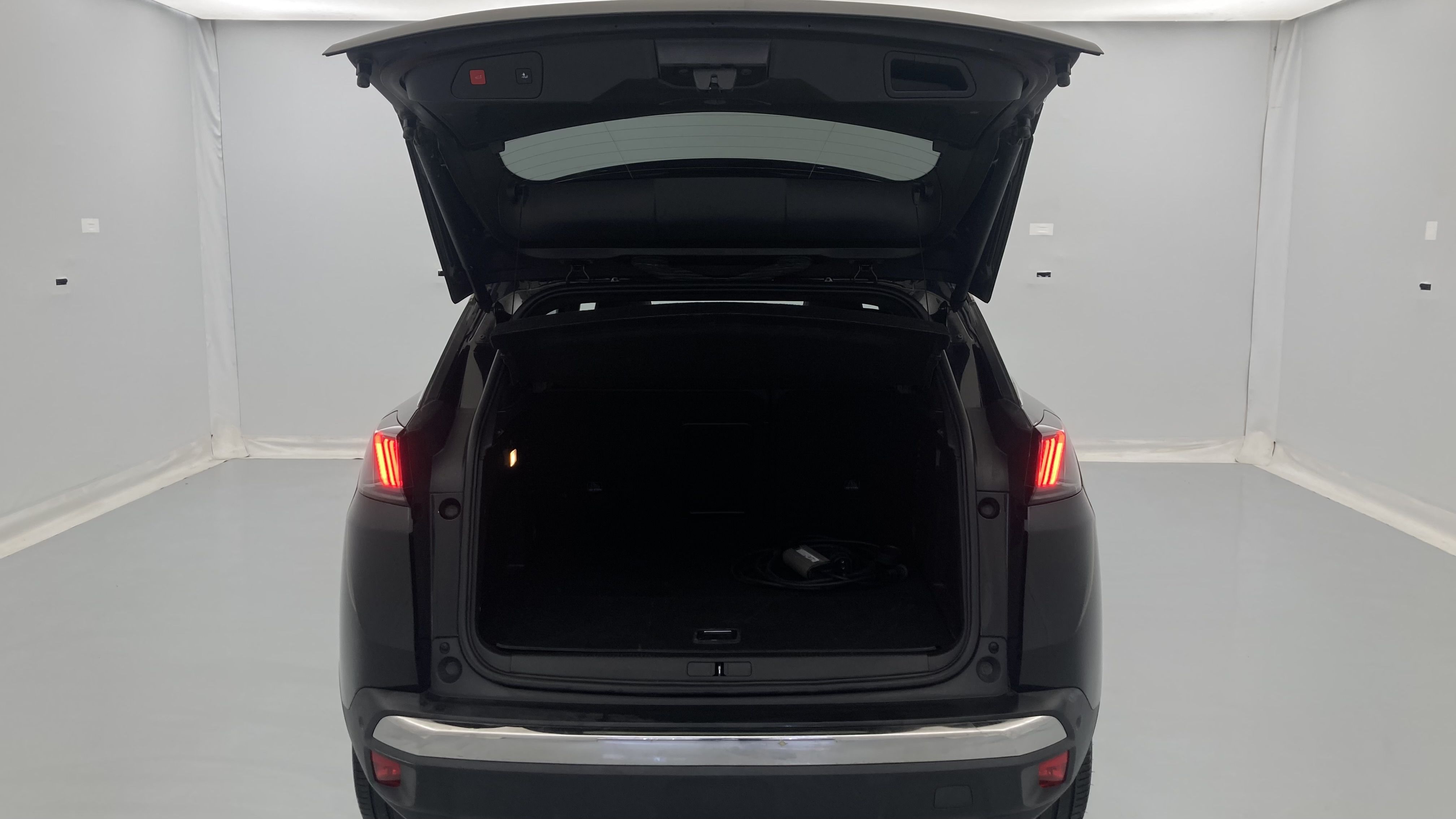 peugeot 3008 gt pack 1.6 HYBRID 300 EAT PHEV 2022 negro perla nera 31