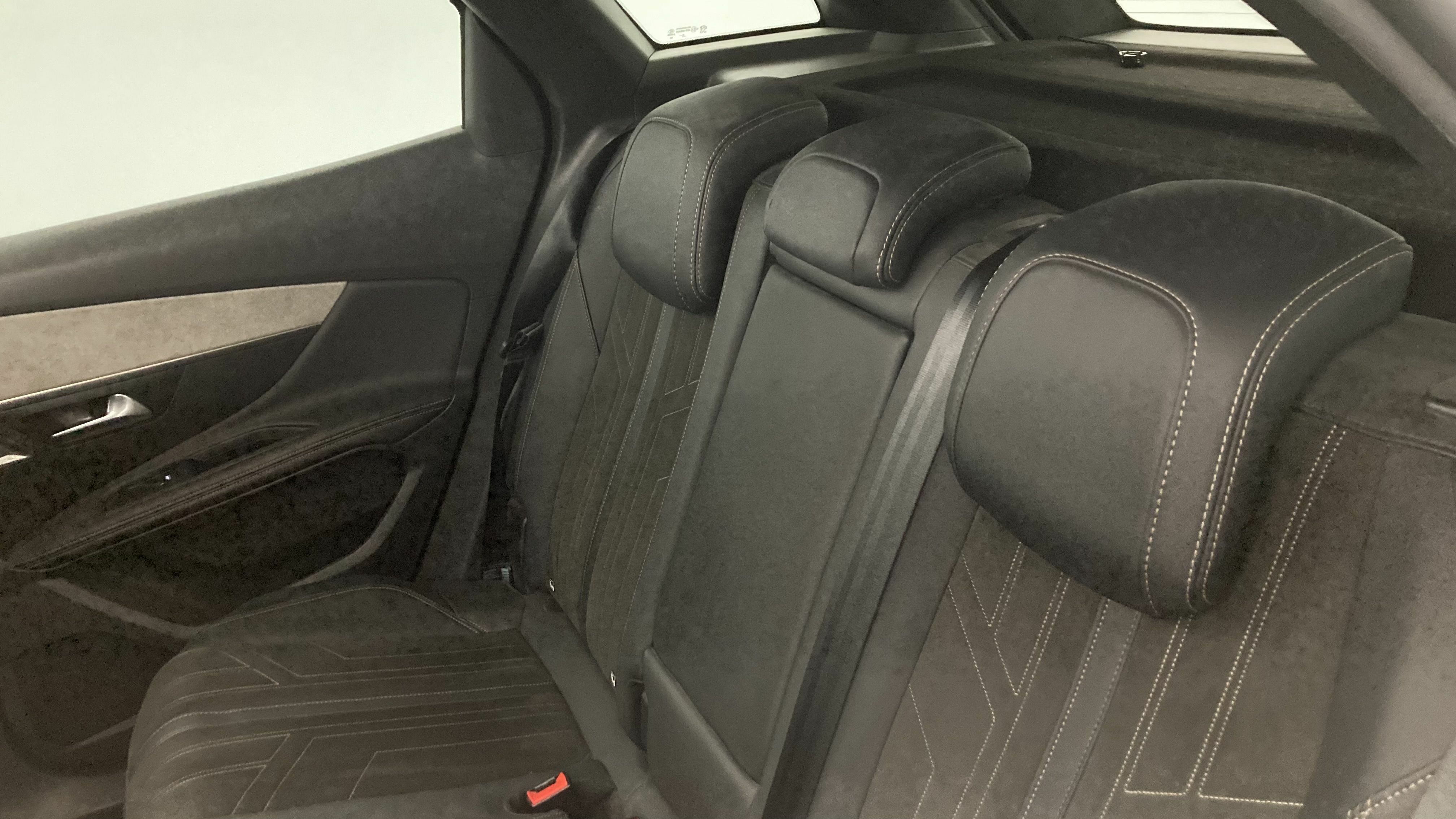 peugeot 3008 gt pack 1.6 HYBRID 300 EAT PHEV 2022 negro perla nera 20