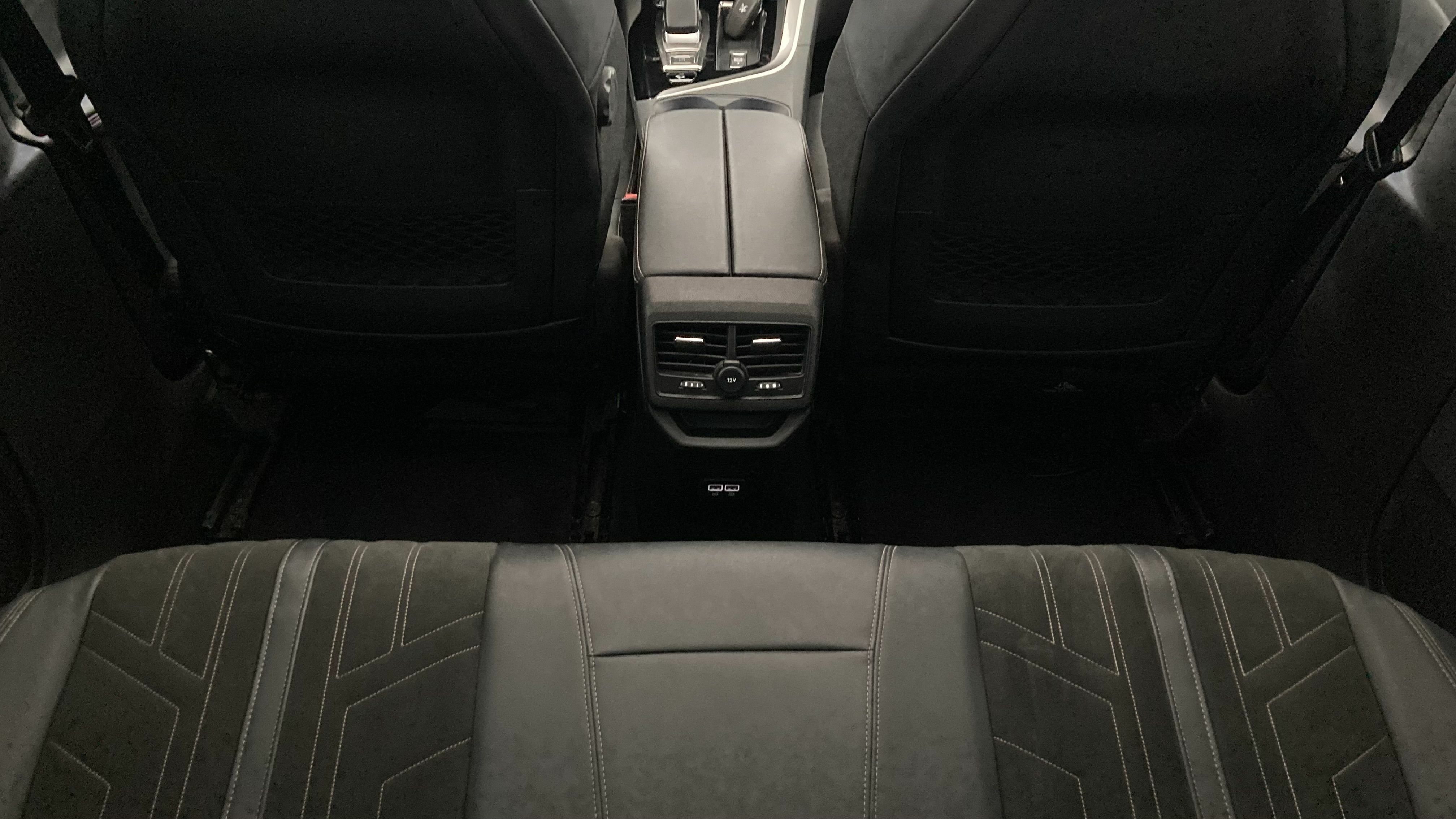 peugeot 3008 gt pack 1.6 HYBRID 300 EAT PHEV 2022 negro perla nera 21