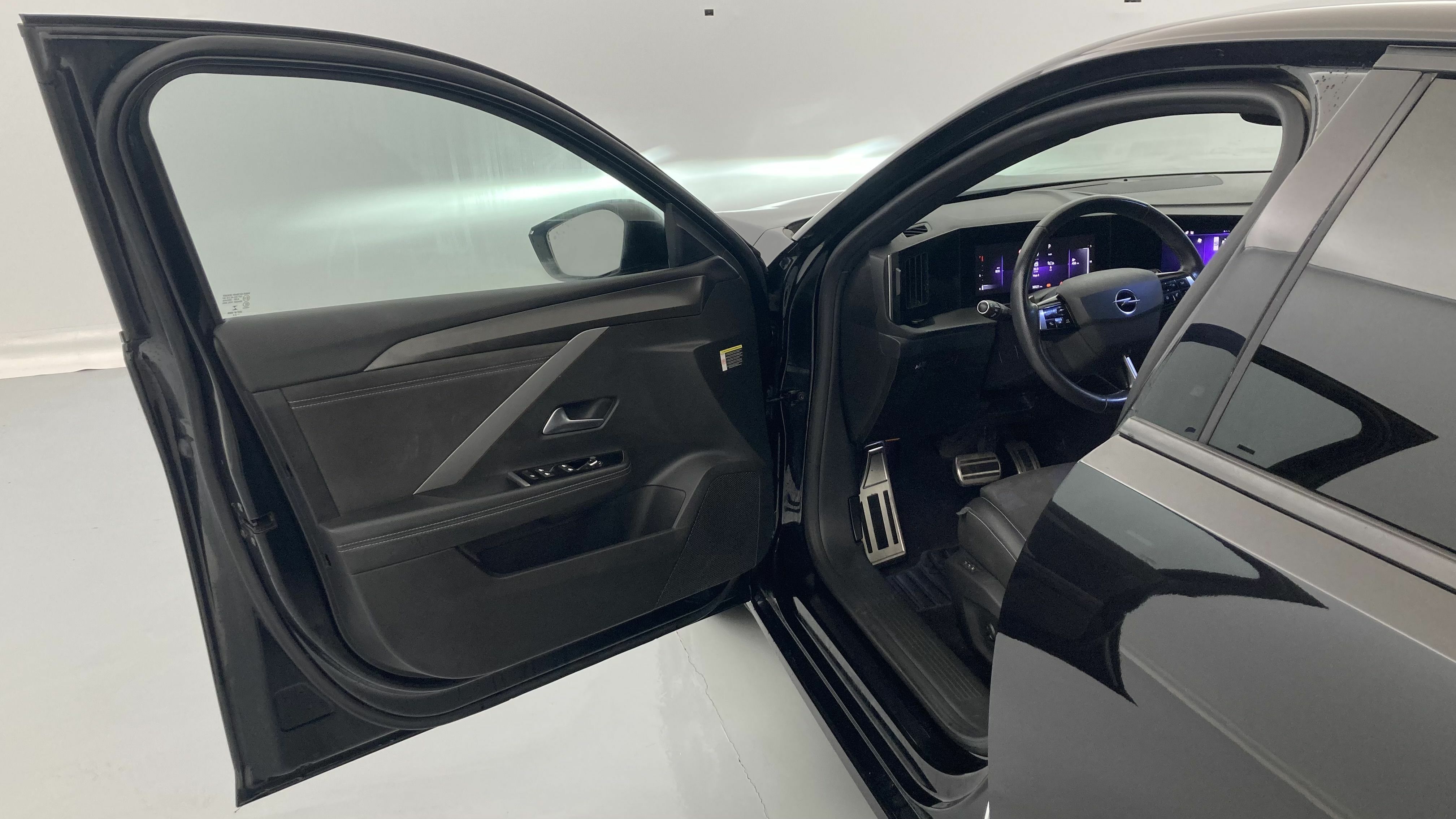 opel astra gs 1.2T 130 AT 2023 karbon black 12