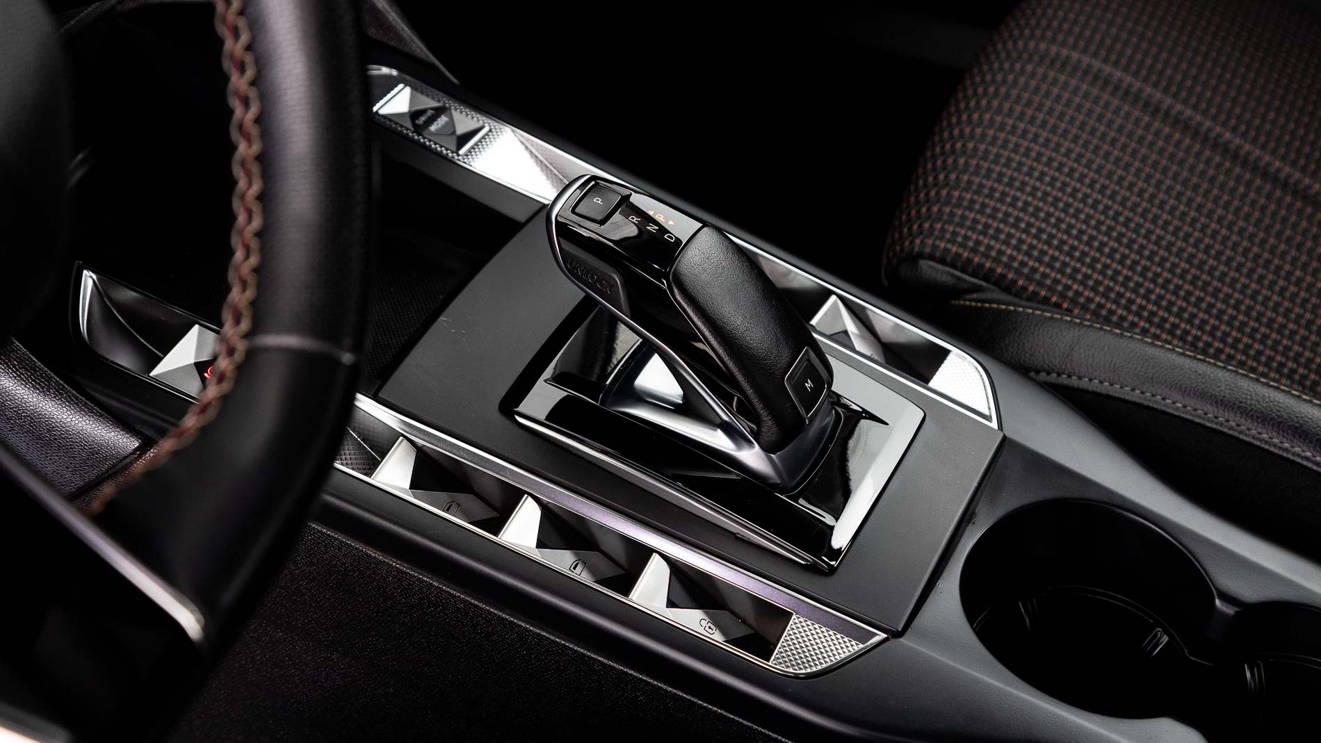 ds ds3 crossback performance line 1.5 BLUEHDI 130 EAT 2023 gris artense 16