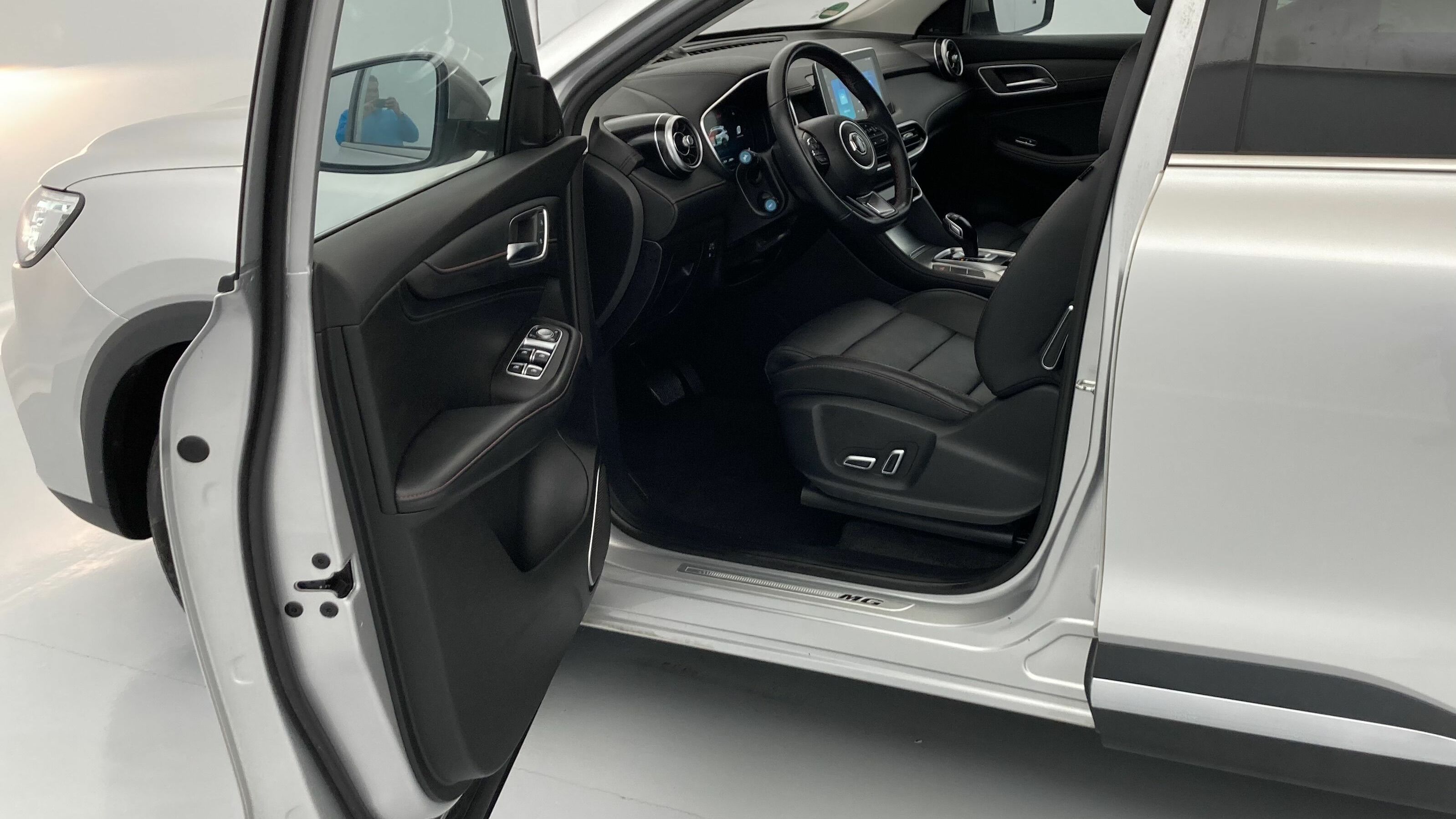 mg hs comfort 1.5 T-GDI 162 AT 2023 medal silver - ssa 14