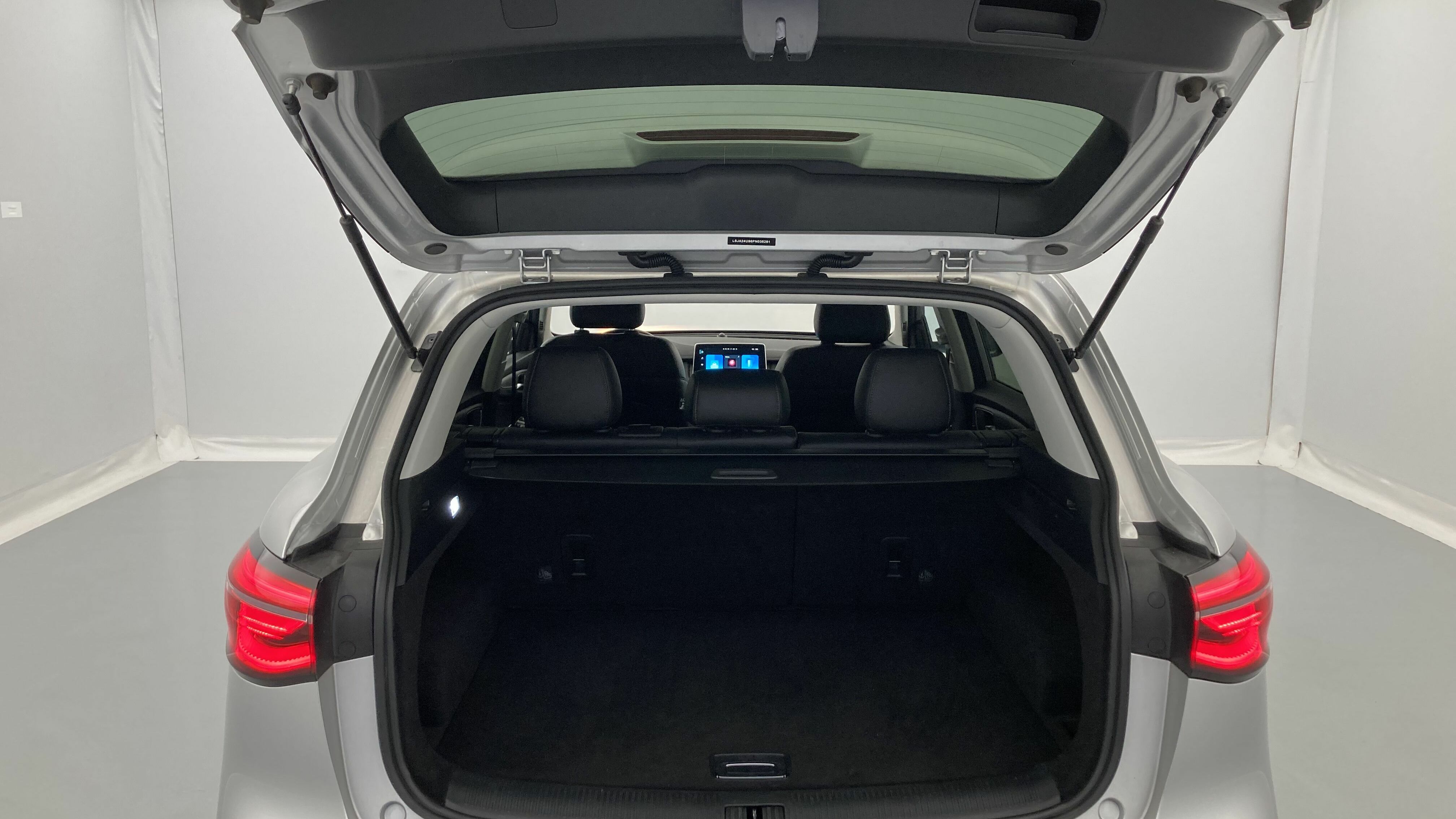 mg hs comfort 1.5 T-GDI 162 AT 2023 medal silver - ssa 25