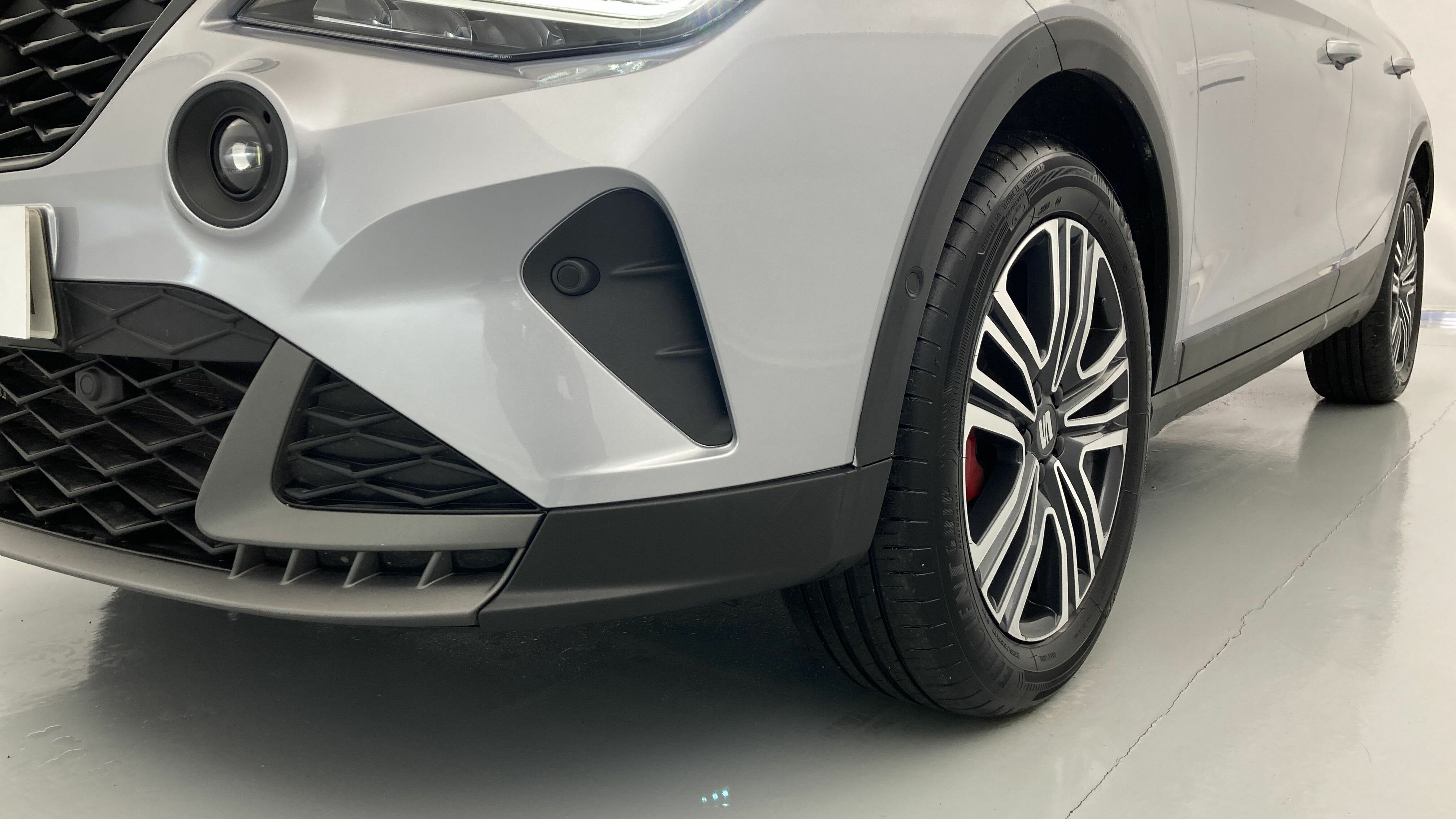 seat arona fr xl rx 1.0 TSI 115 2024 plata urban / negro 25