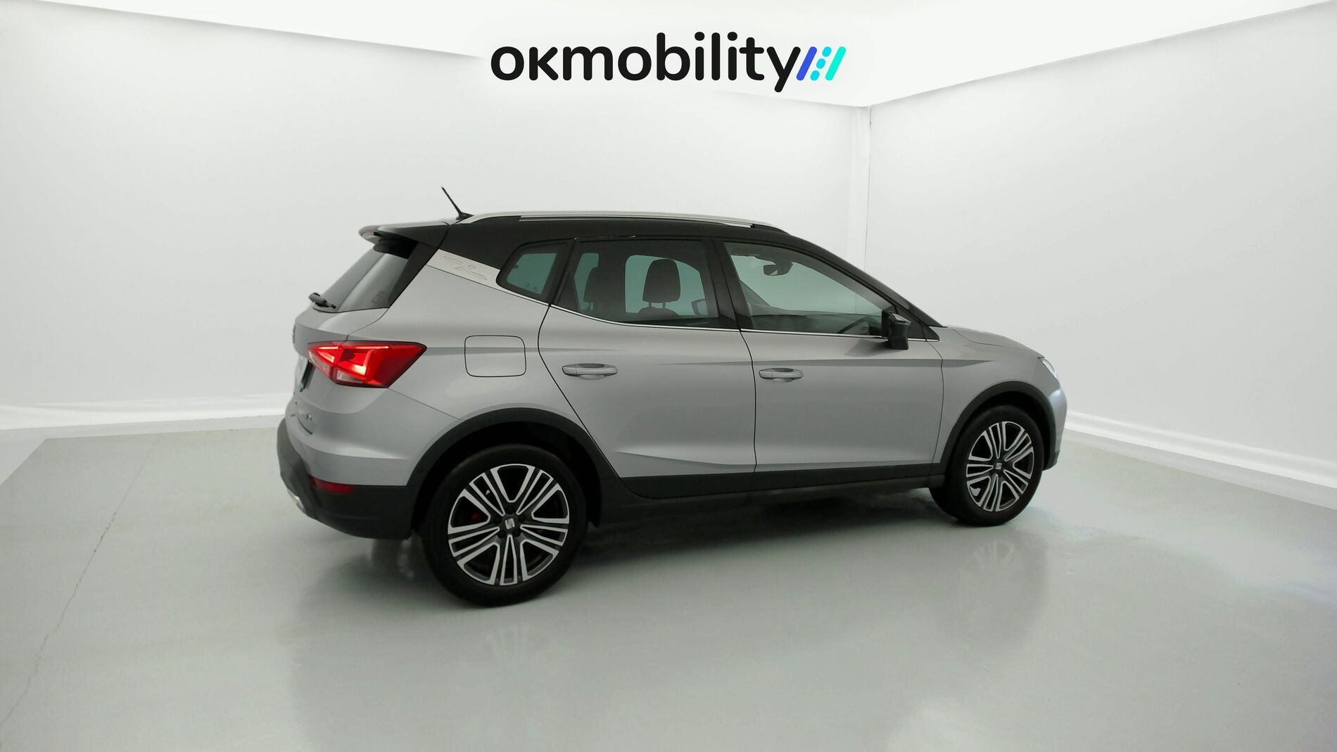 seat arona fr xl rx 1.0 TSI 115 2024 plata urban / negro 11