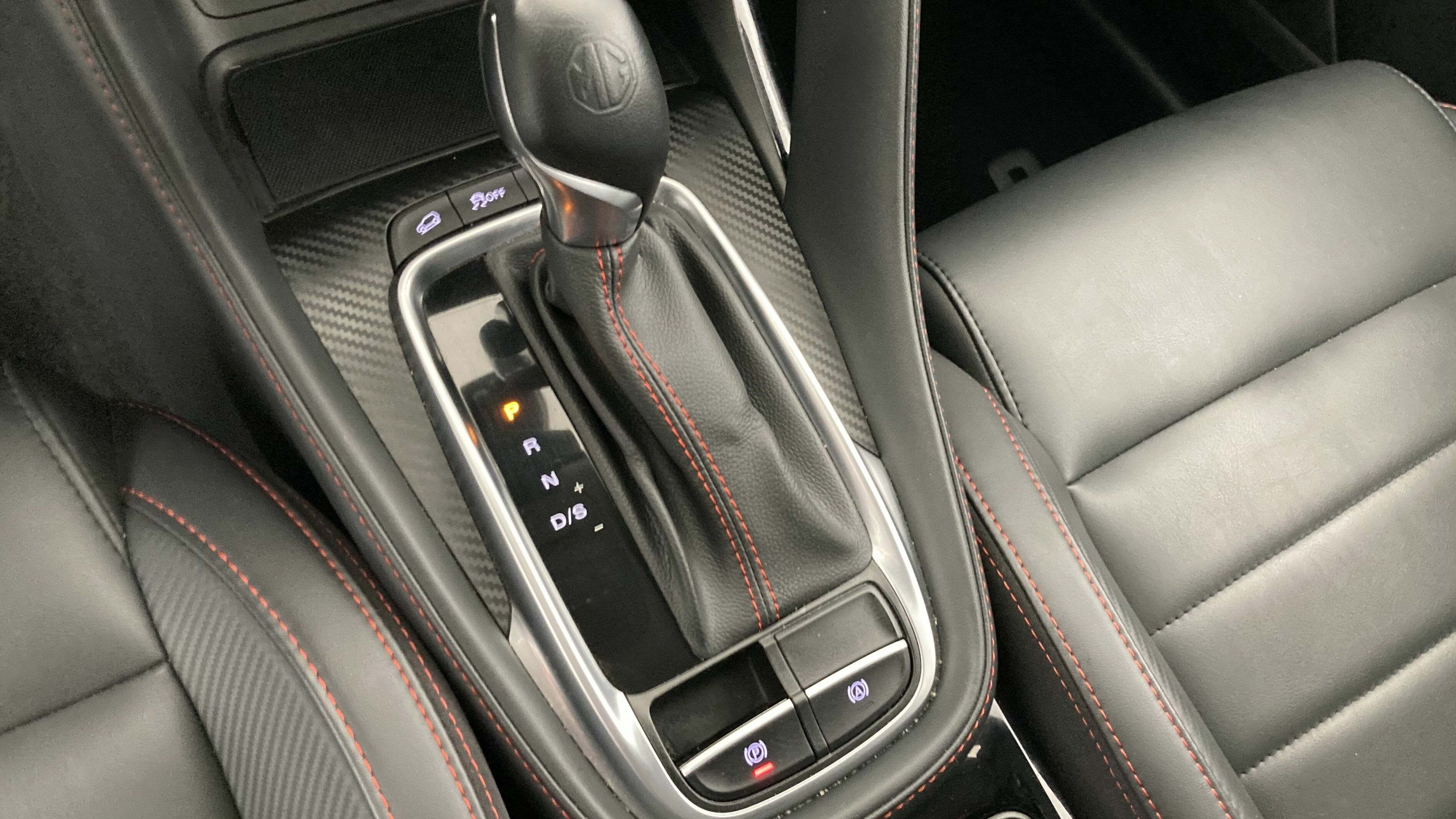 mg zs luxury 1.0 T-GDI 110 AT 2024 dover white 21