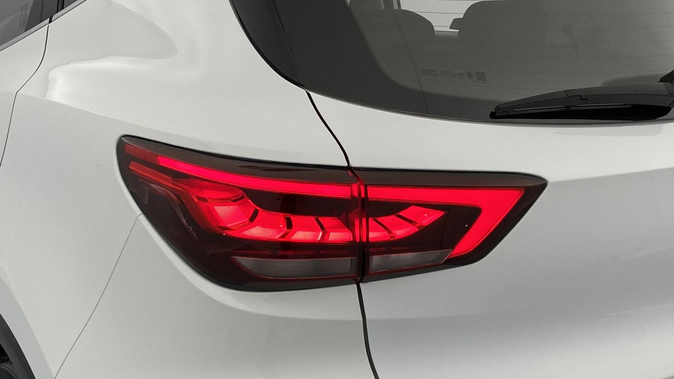 mg zs luxury 1.0 T-GDI 110 AT 2024 dover white 31