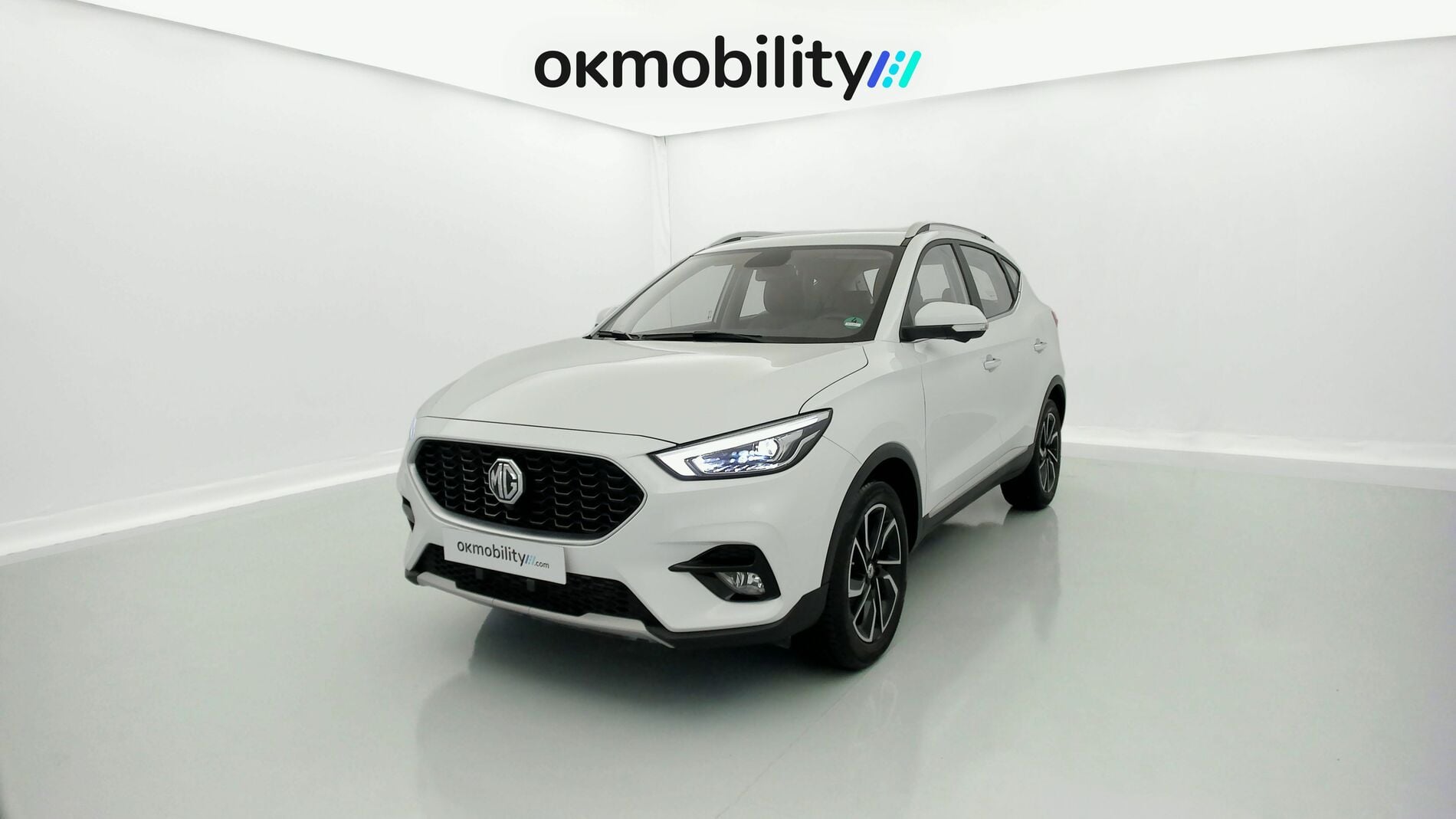 mg zs luxury 1.0 T-GDI 110 AT 2024 dover white 1