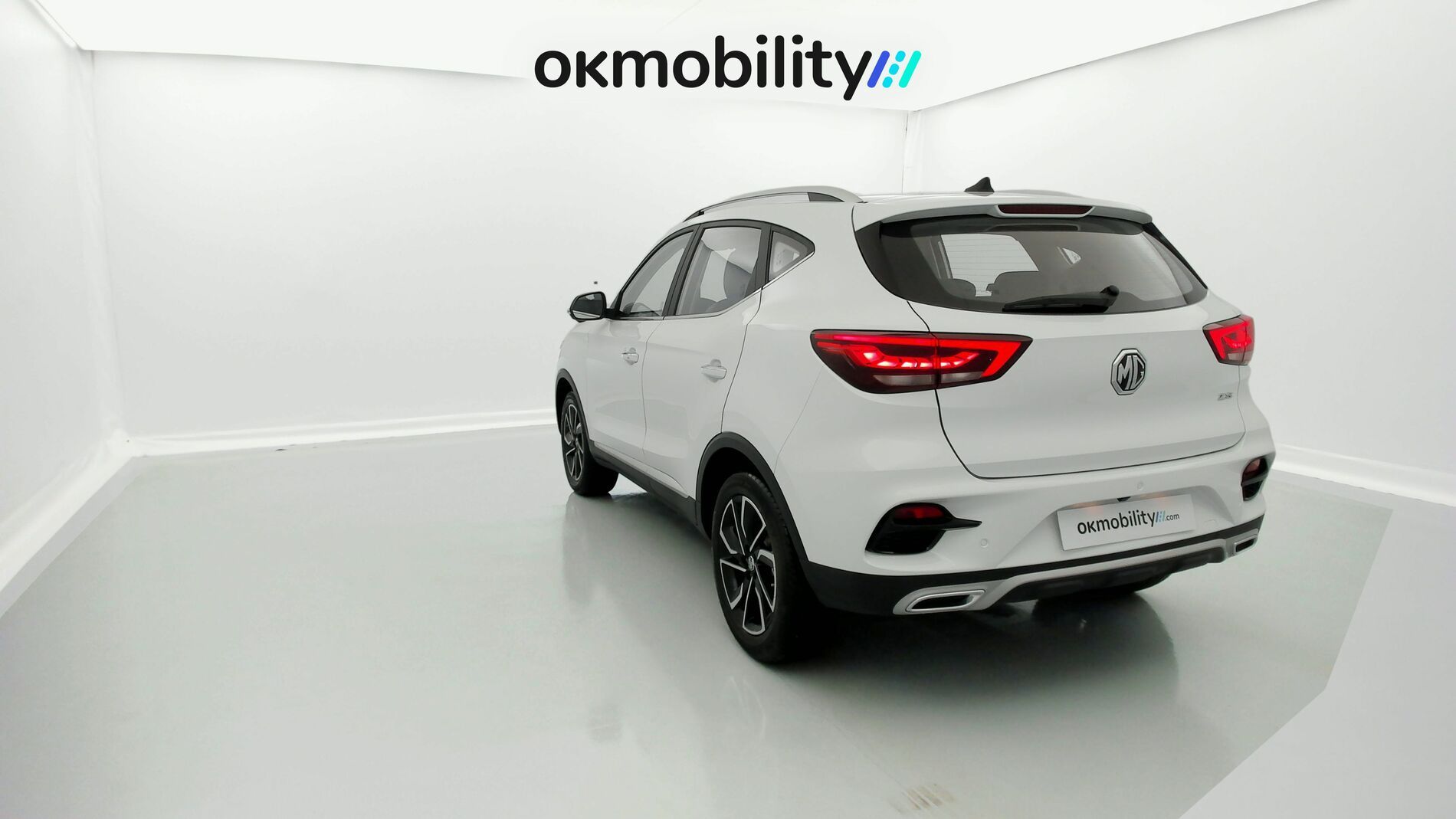 mg zs luxury 1.0 T-GDI 110 AT 2024 dover white 10