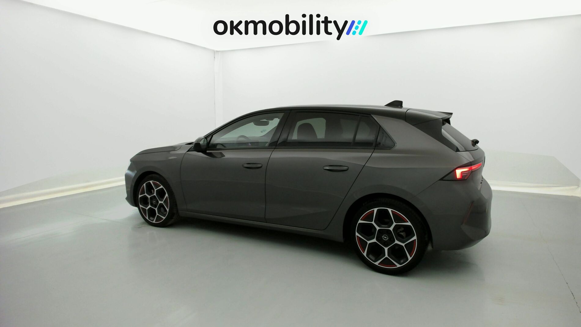 opel astra gs line 1.5D 130 AT 2022 vulkan grey / negro 8