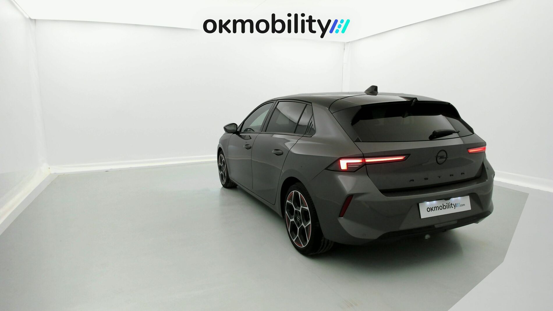 opel astra gs line 1.5D 130 AT 2022 vulkan grey / negro 9