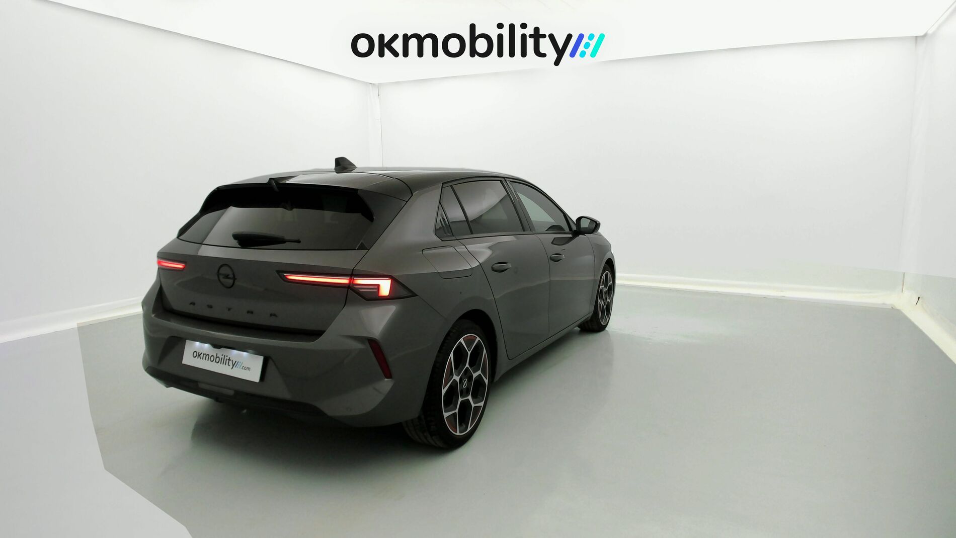 opel astra gs line 1.5D 130 AT 2022 vulkan grey / negro 11