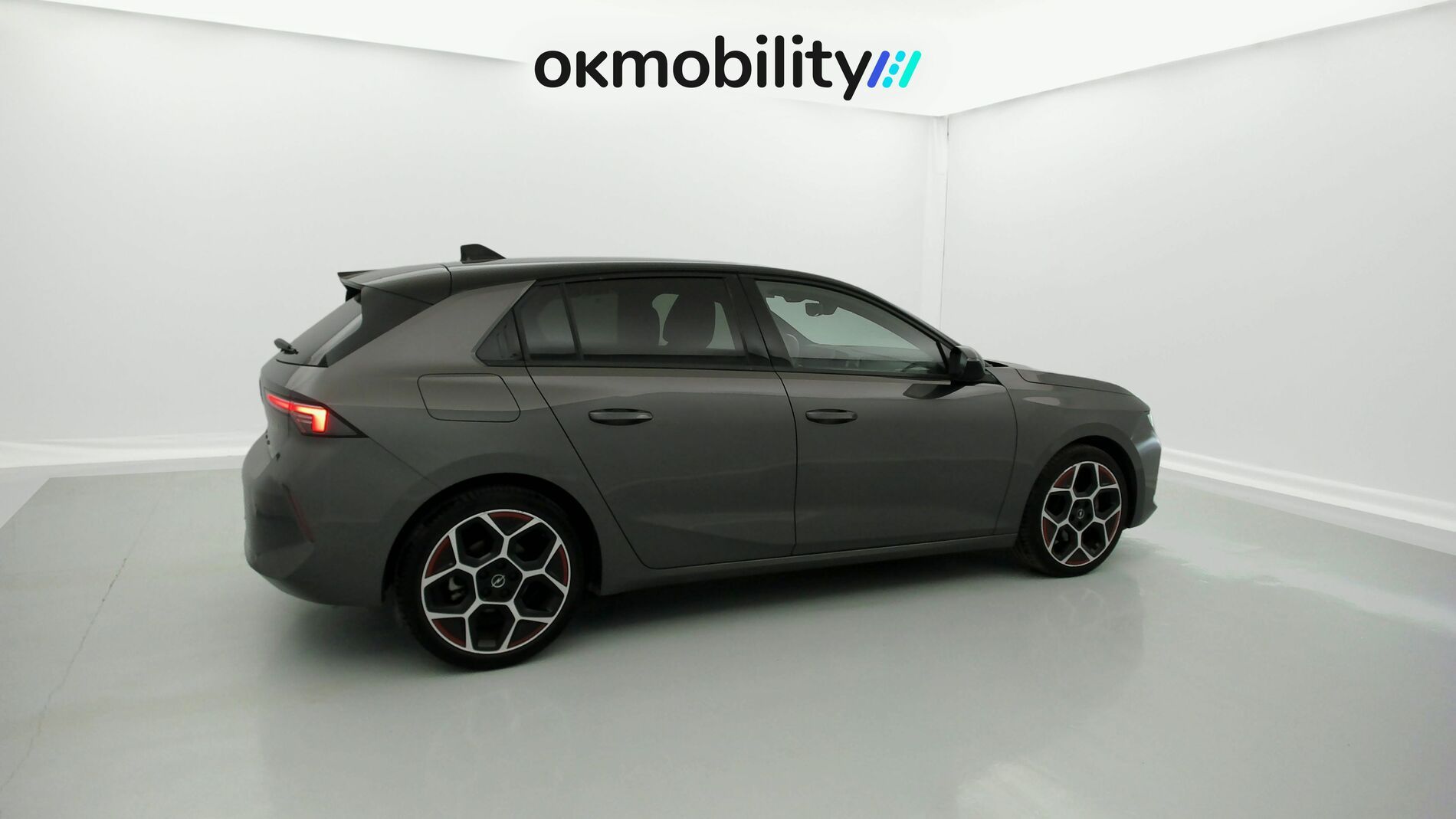 opel astra gs line 1.5D 130 AT 2022 vulkan grey / negro 12