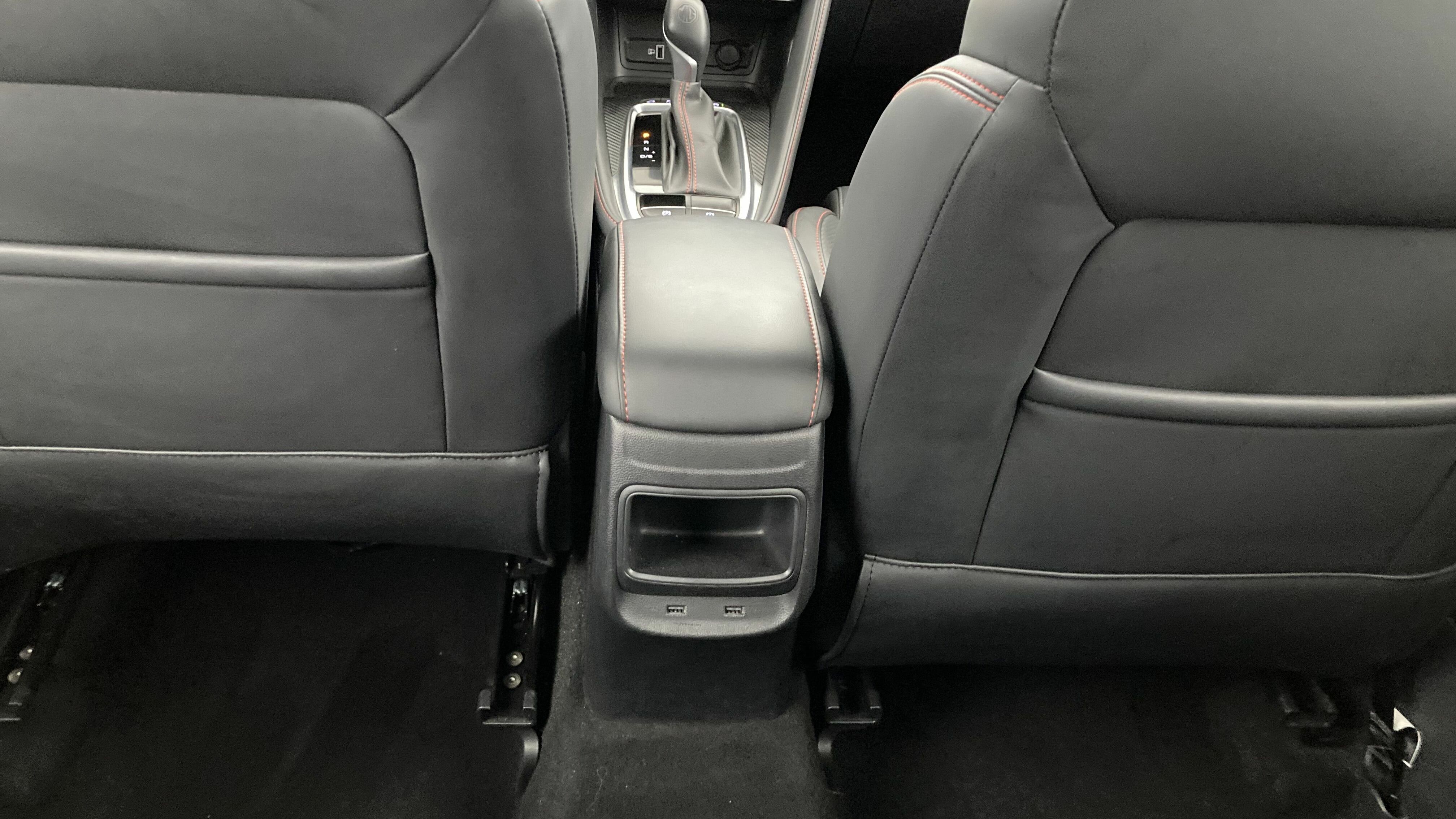 mg zs luxury 1.0 T-GDI 110 AT 2024 dover white 22