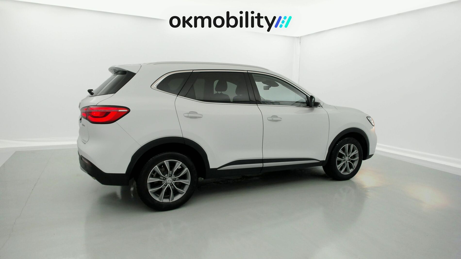 mg hs comfort 1.5 T-GDI 162 AT 2023 white 11