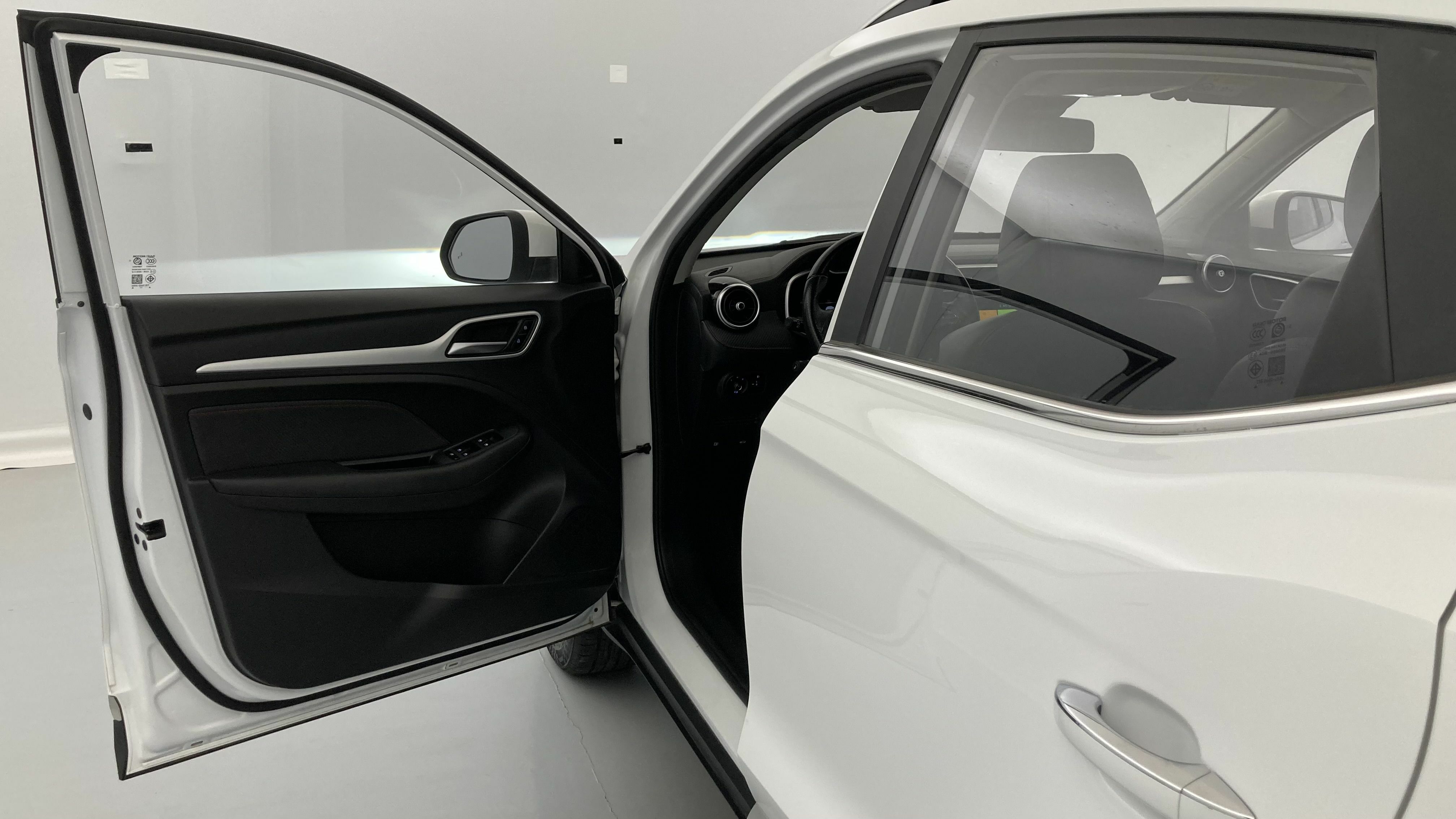 mg zs luxury 1.5 VTI-TECH 106 2023 dover white 13