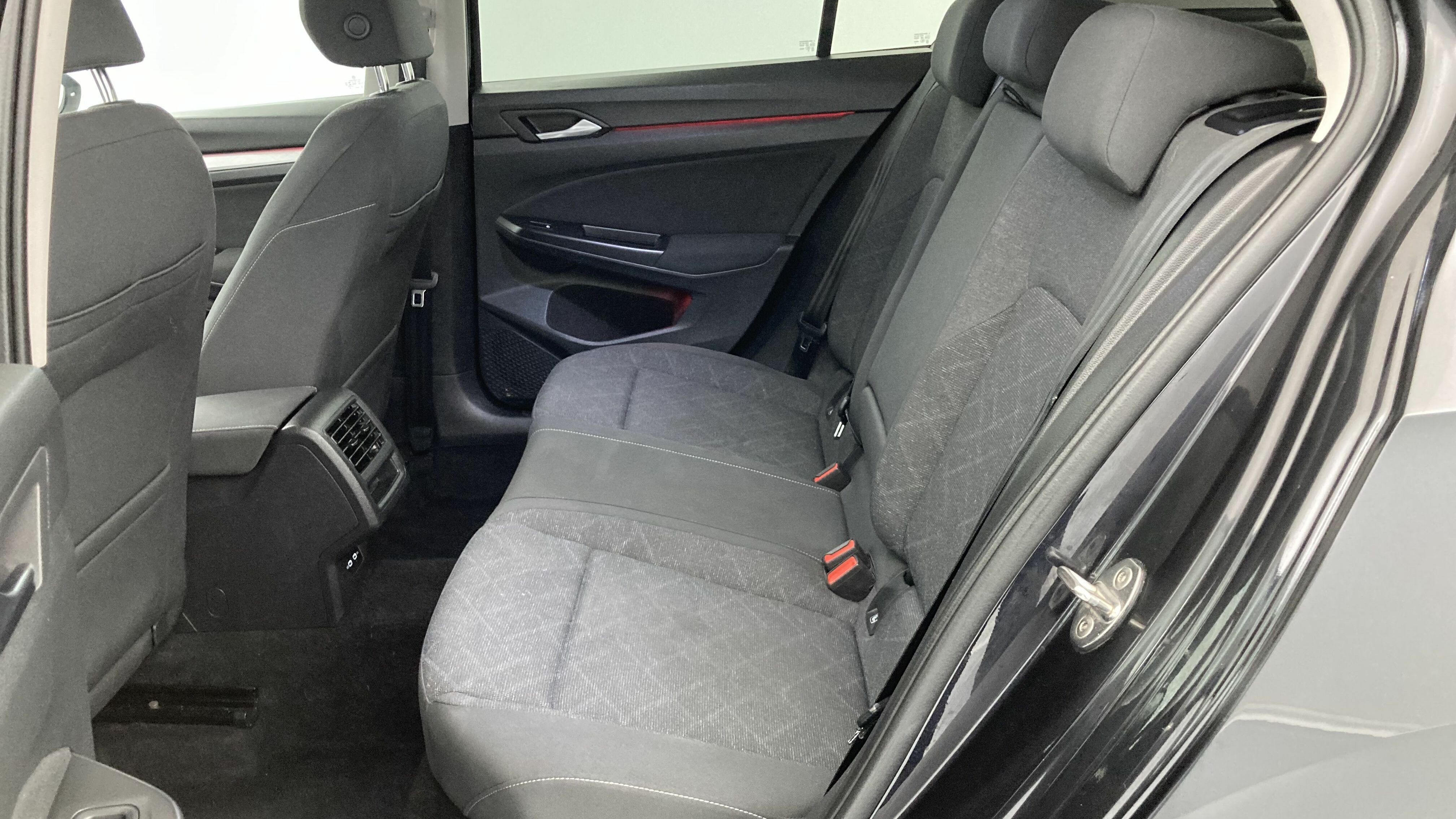 volkswagen golf life 2.0 TDI 150 DSG 2020 deep black perleffekt 22