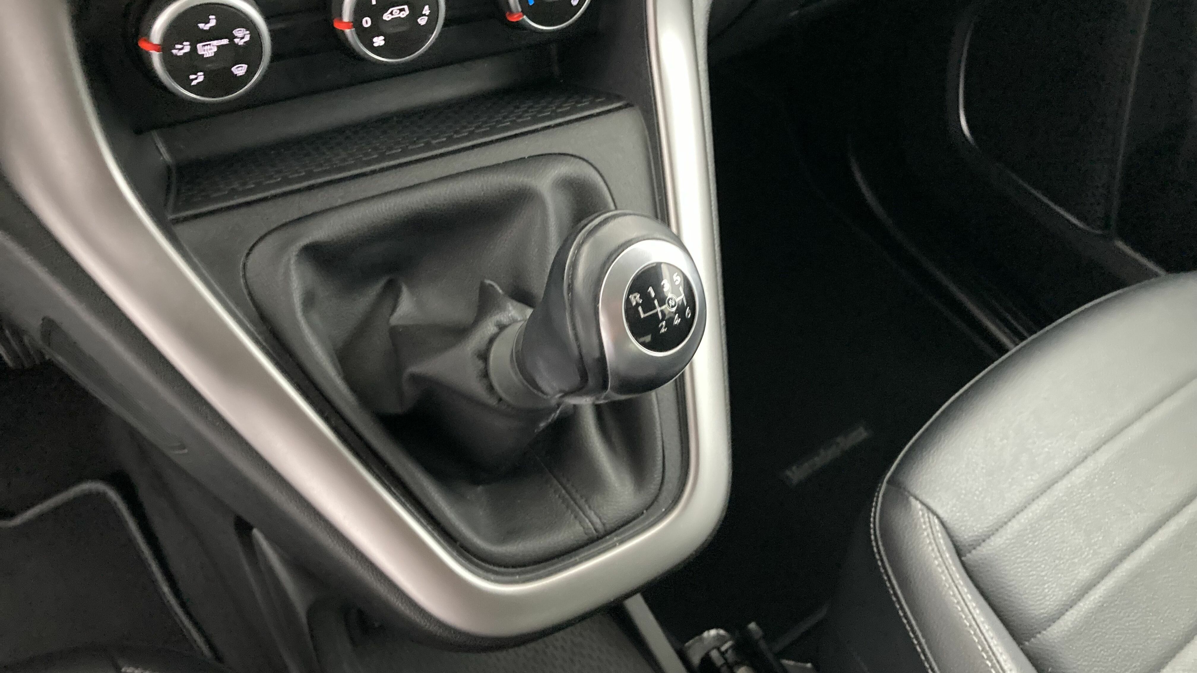 mercedes benz clase t n1 progressive 160D 95 2023 gris cromita metalizado 20
