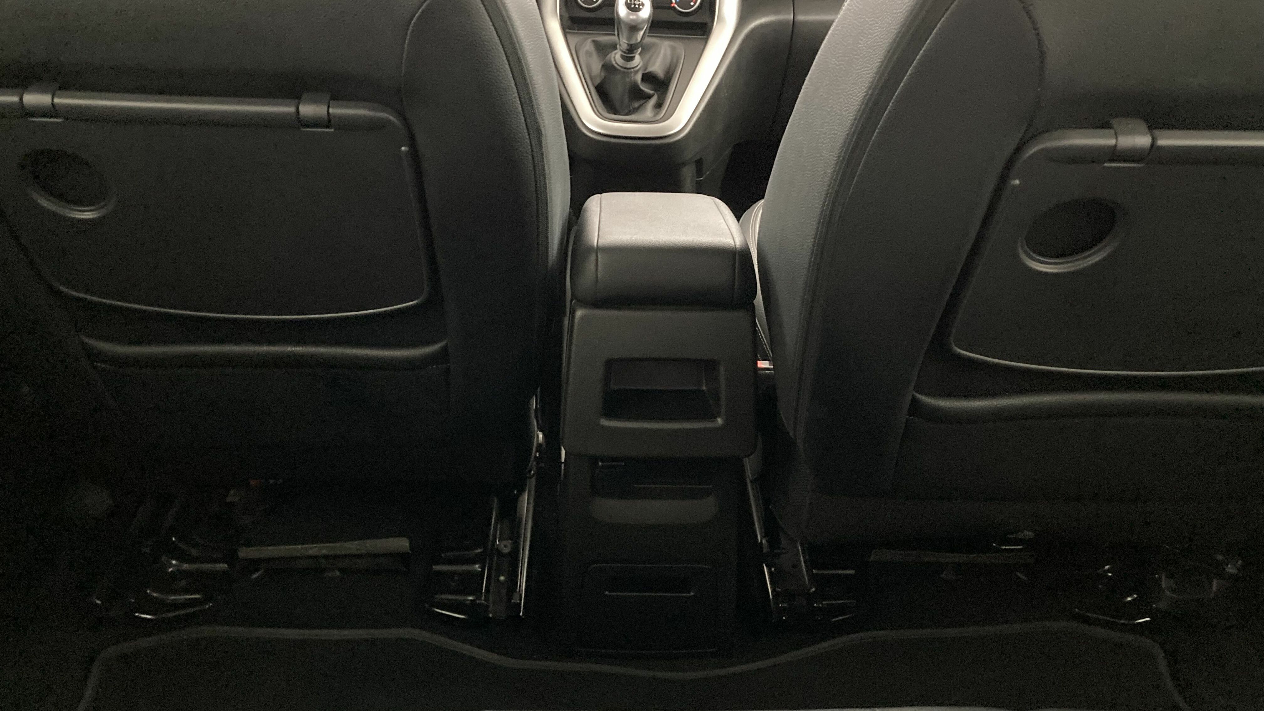 mercedes benz clase t n1 progressive 160D 95 2023 gris cromita metalizado 22