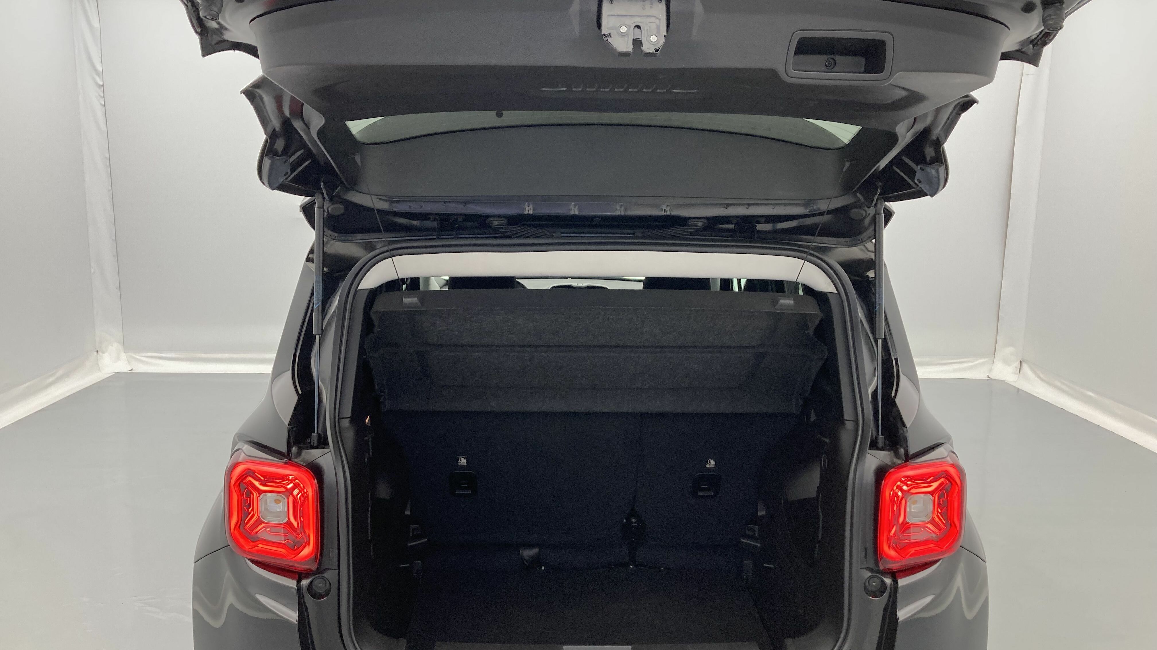 jeep renegade limited 1.5 TURBO 130 DCT 2023 negro solido 17