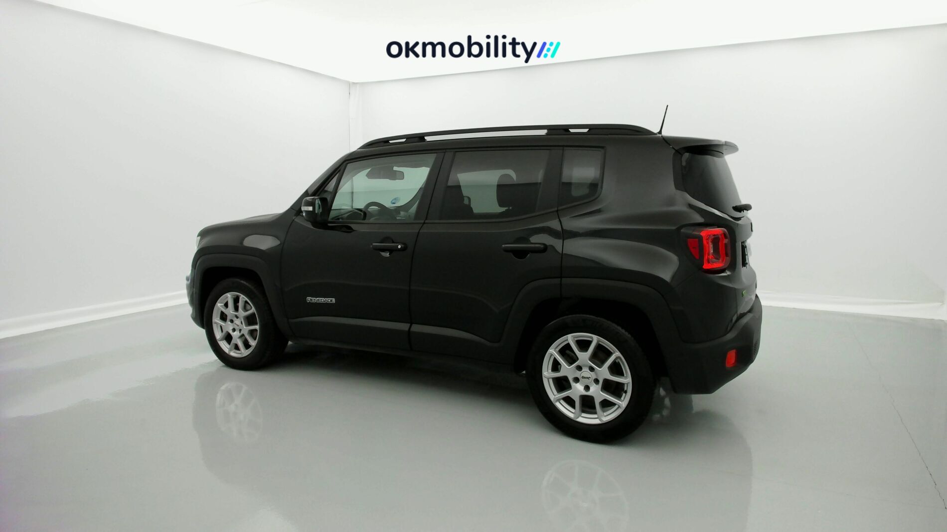 jeep renegade limited 1.5 TURBO 130 DCT 2023 negro solido 4