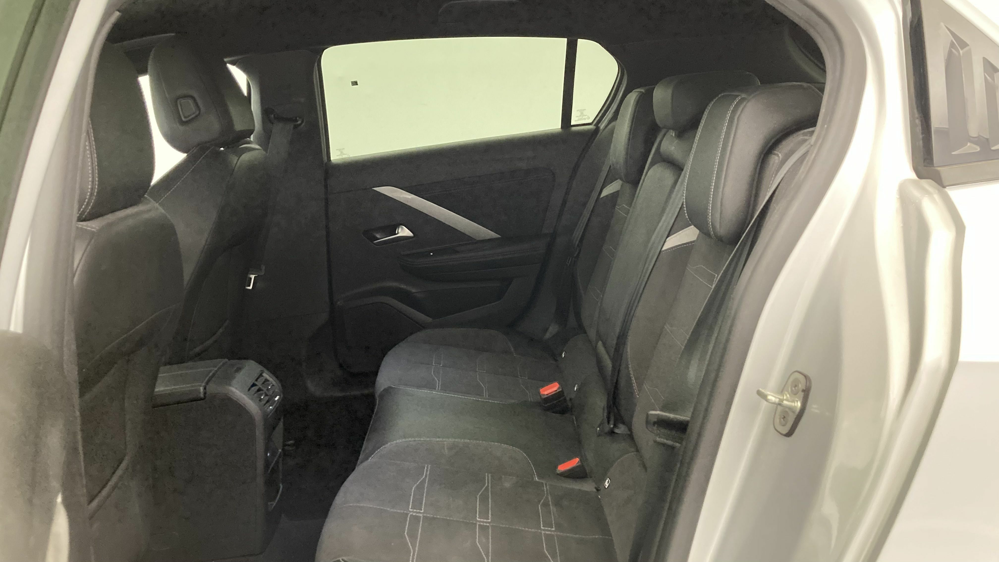 opel astra gs 1.2T 130 2023 kristal silver 21