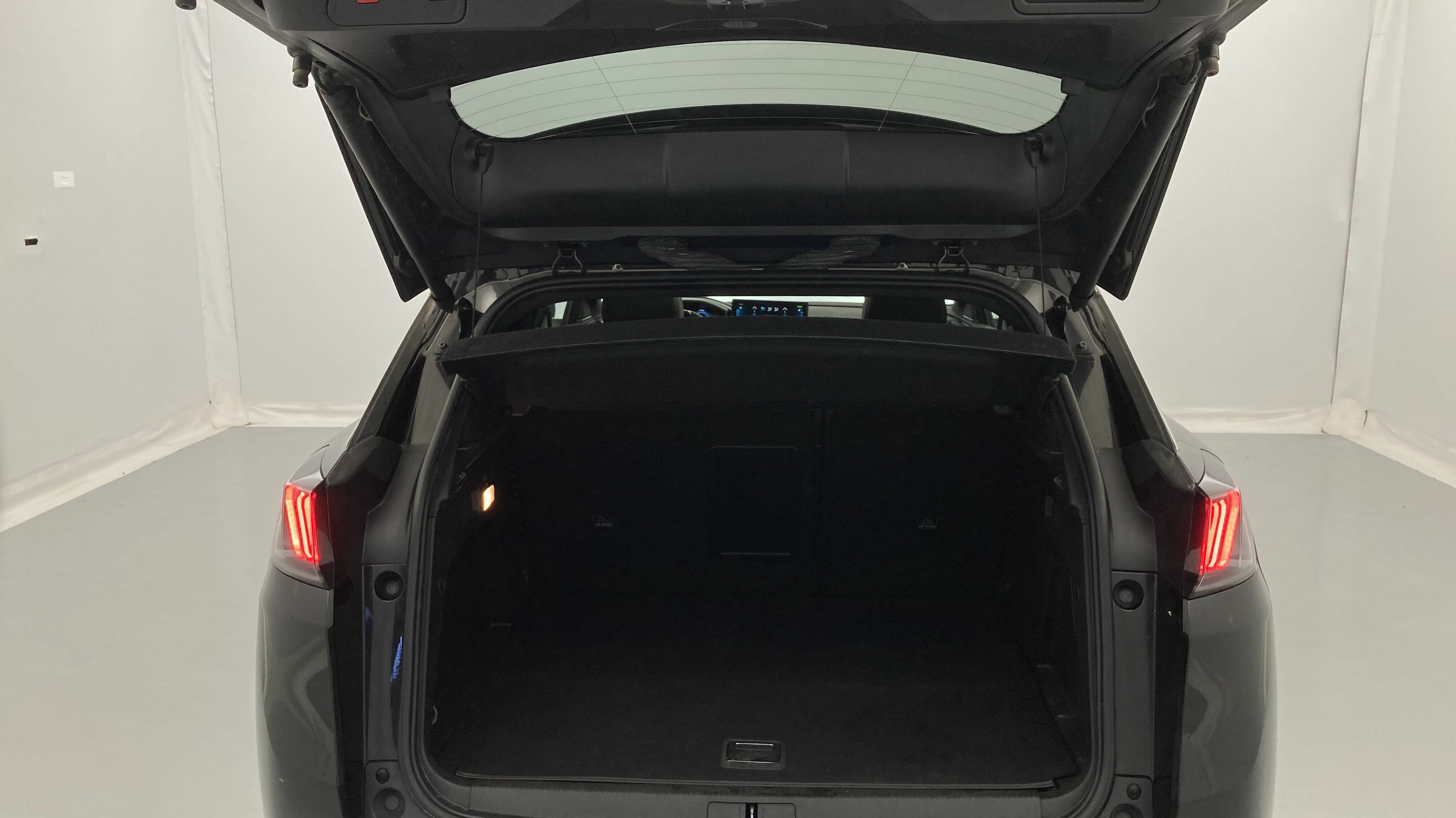 peugeot 3008 gt pack 1.6 HYBRID 300 EAT PHEV 2022 negro perla nera 24