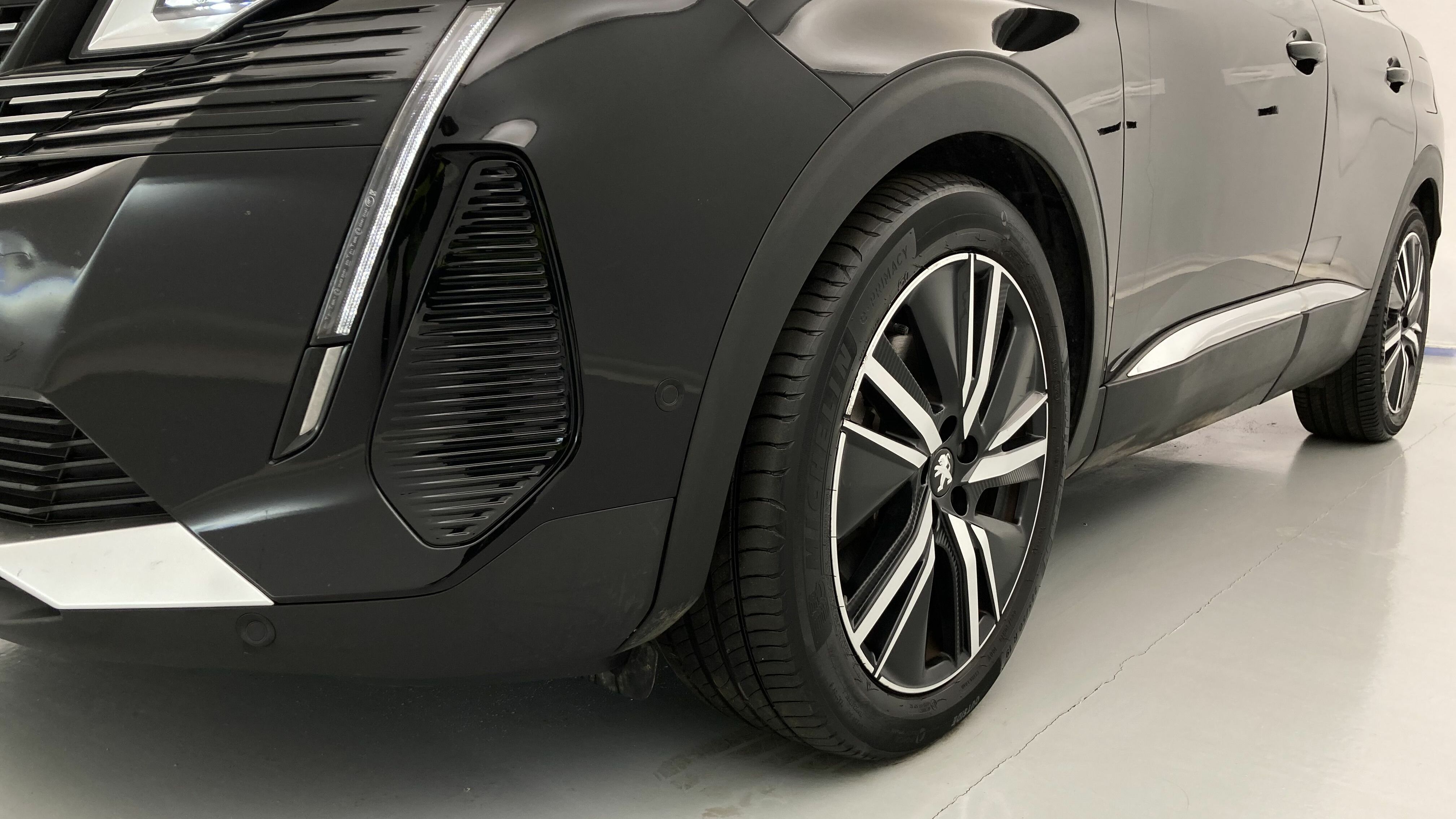 peugeot 3008 gt pack 1.6 HYBRID 300 EAT PHEV 2022 negro perla nera 26