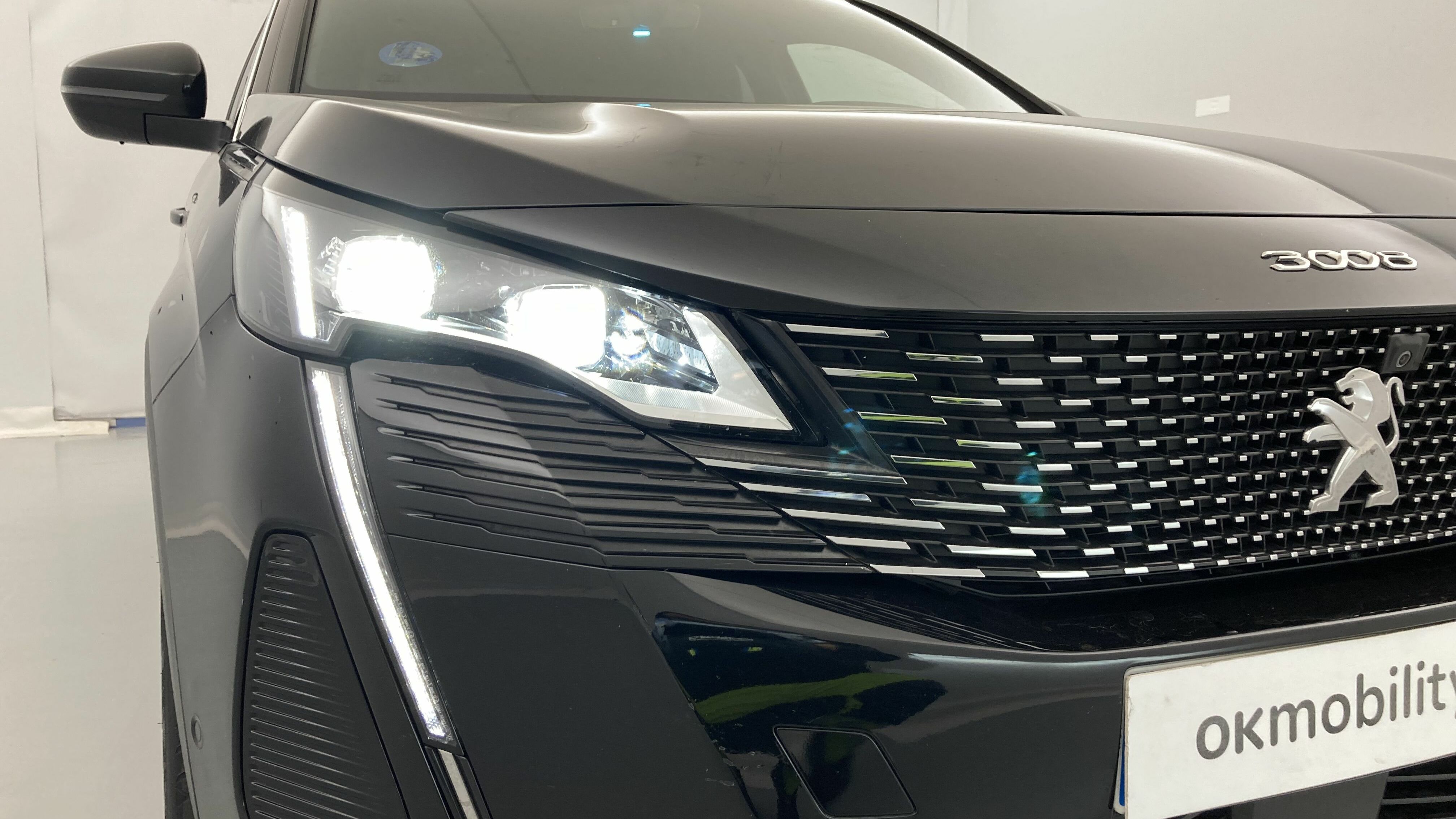 peugeot 3008 gt pack 1.6 HYBRID 300 EAT PHEV 2022 negro perla nera 29
