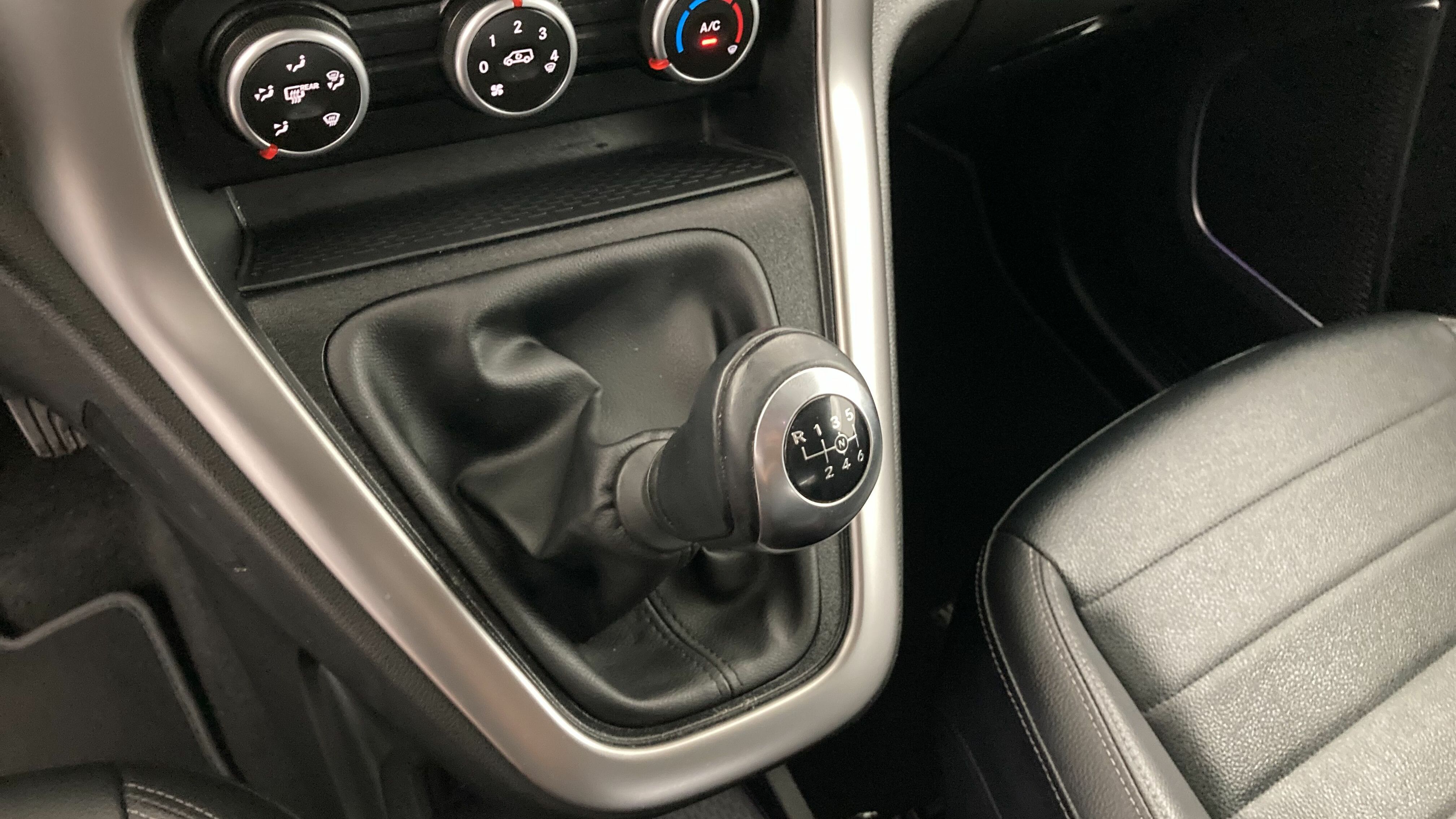 mercedes benz clase t n1 progressive 160D 95 2023 gris cromita metalizado 21