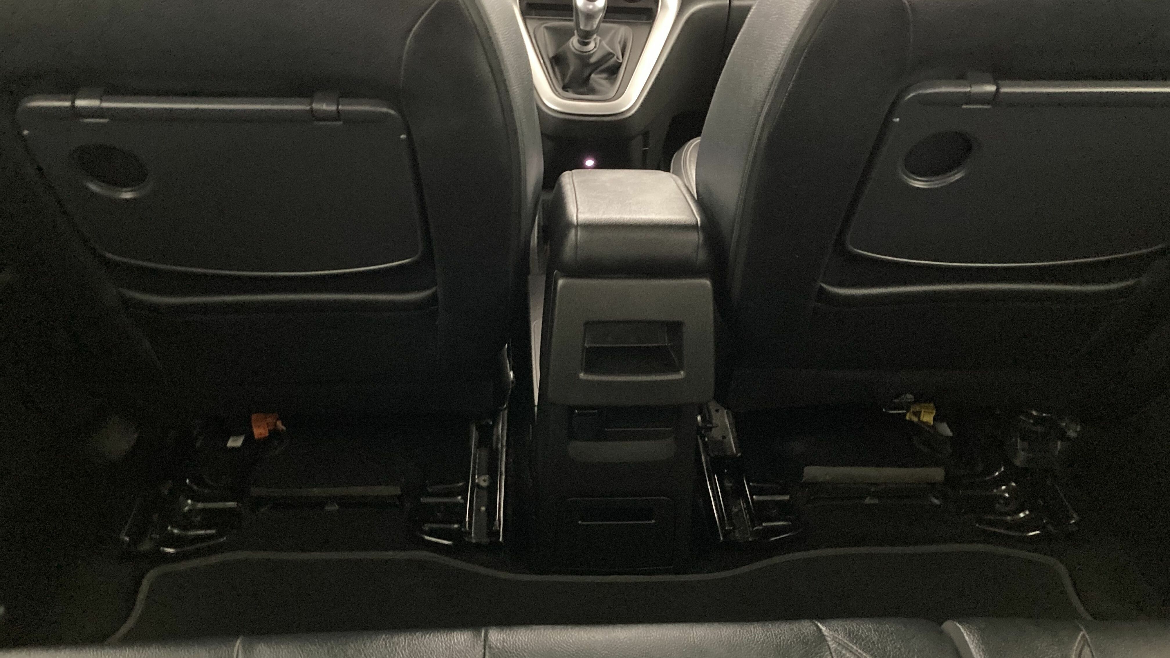 mercedes benz clase t n1 progressive 160D 95 2023 gris cromita metalizado 23