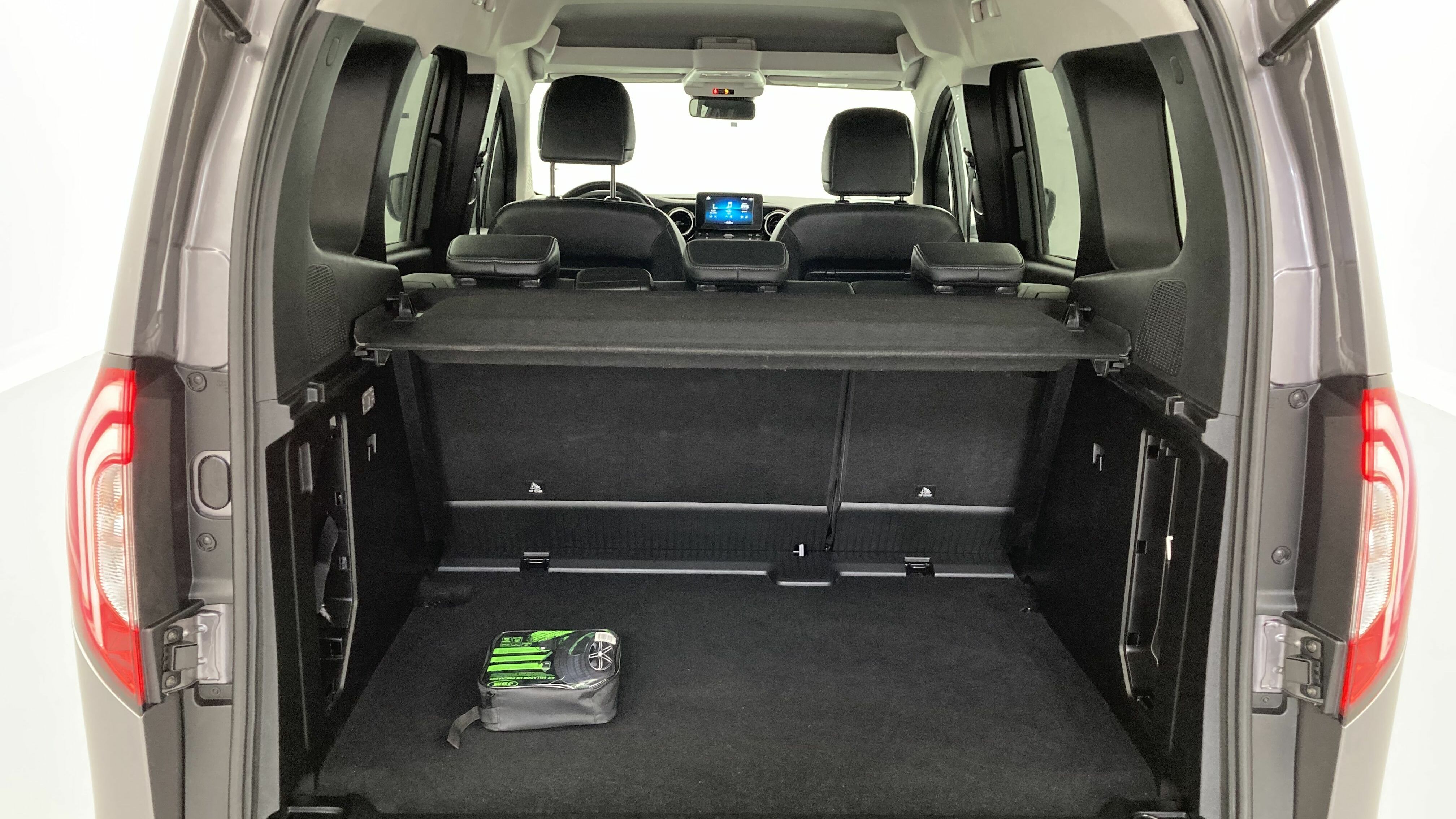 mercedes benz clase t n1 progressive 160D 95 2023 gris cromita metalizado 24