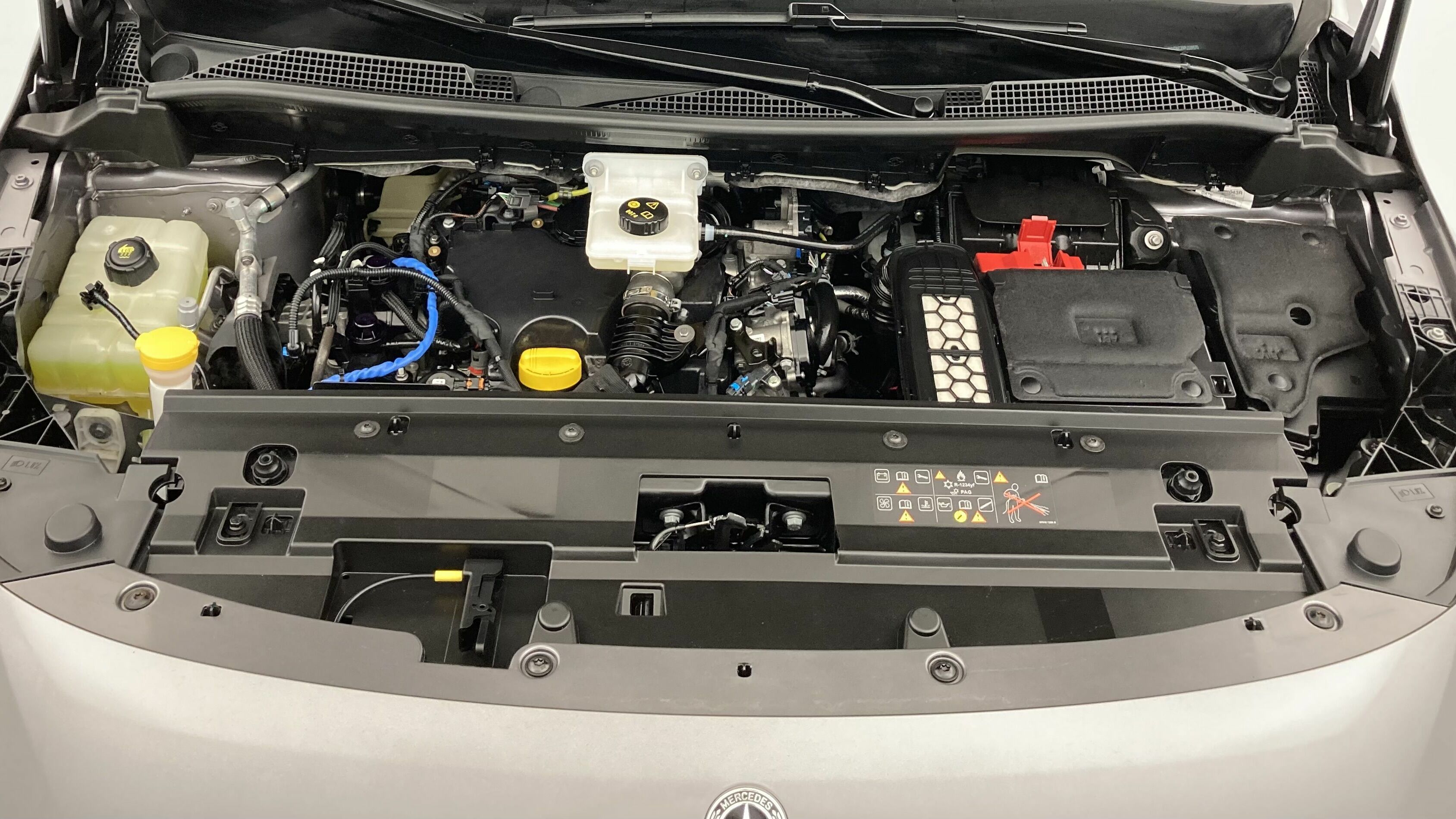 mercedes benz clase t n1 progressive 160D 95 2023 gris cromita metalizado 26