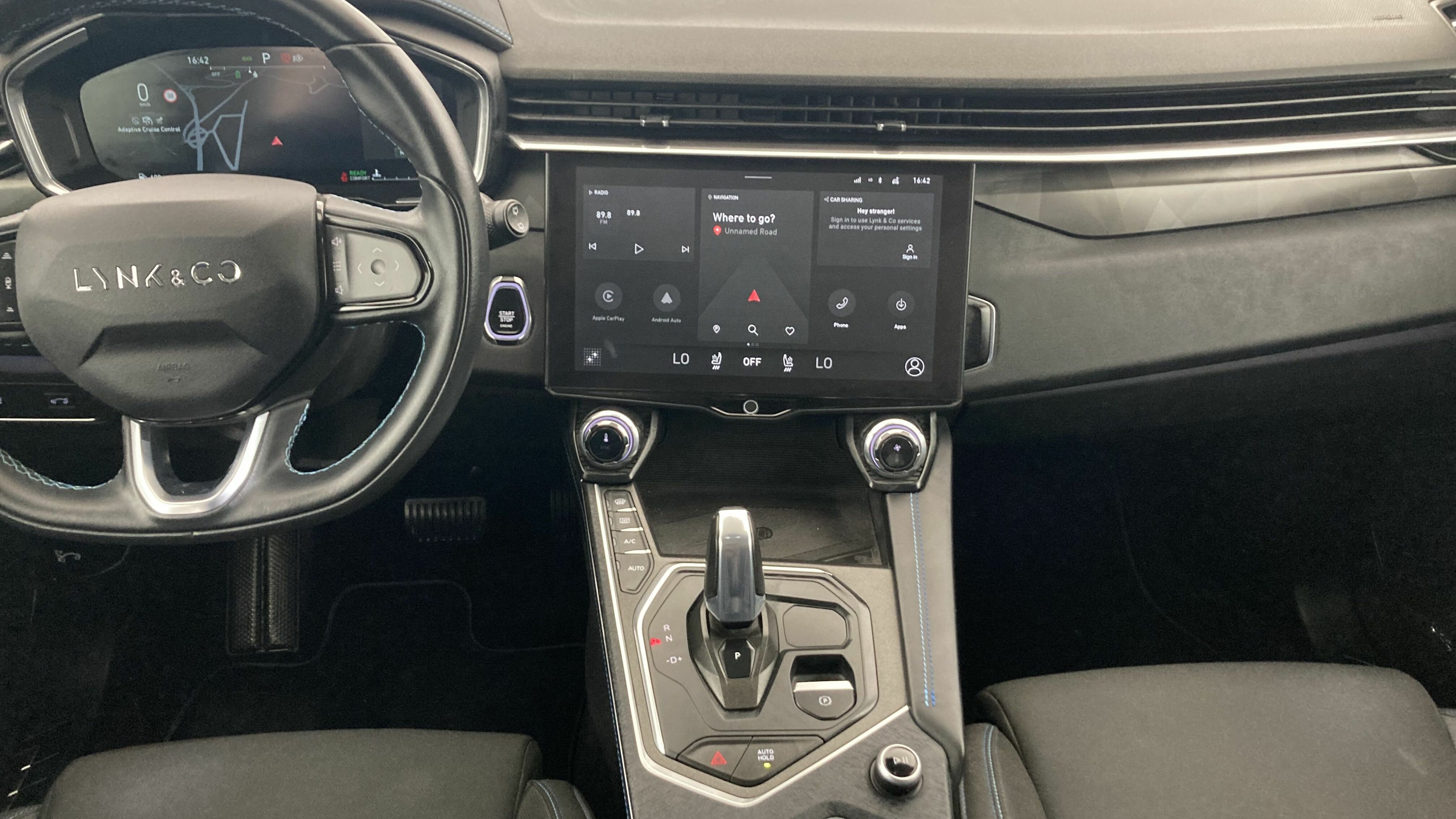 lynk&co 1 nv 1.5 HEV 197 2022 swarowski black 16