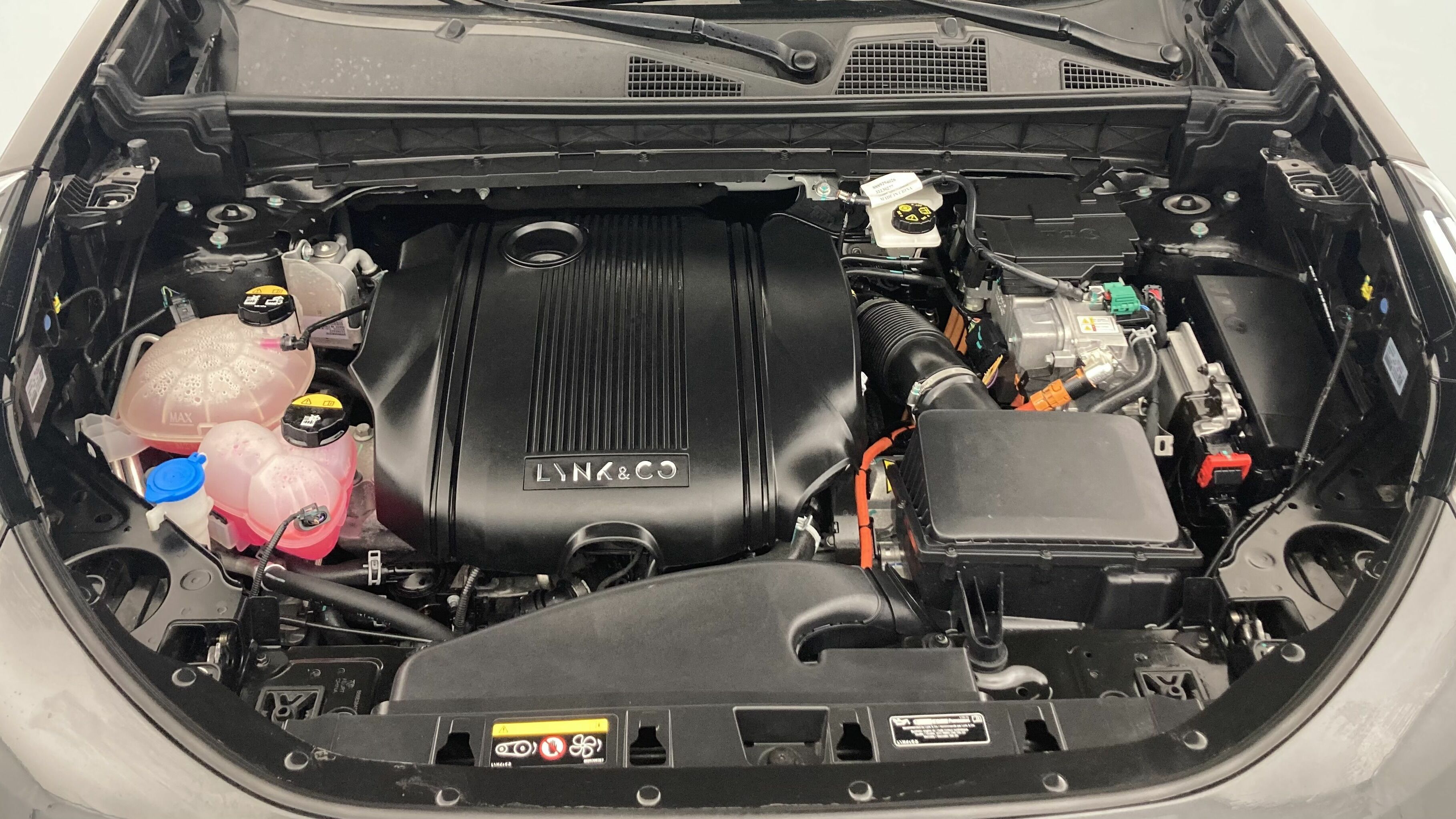 lynk&co 1 nv 1.5 HEV 197 2022 swarowski black 23