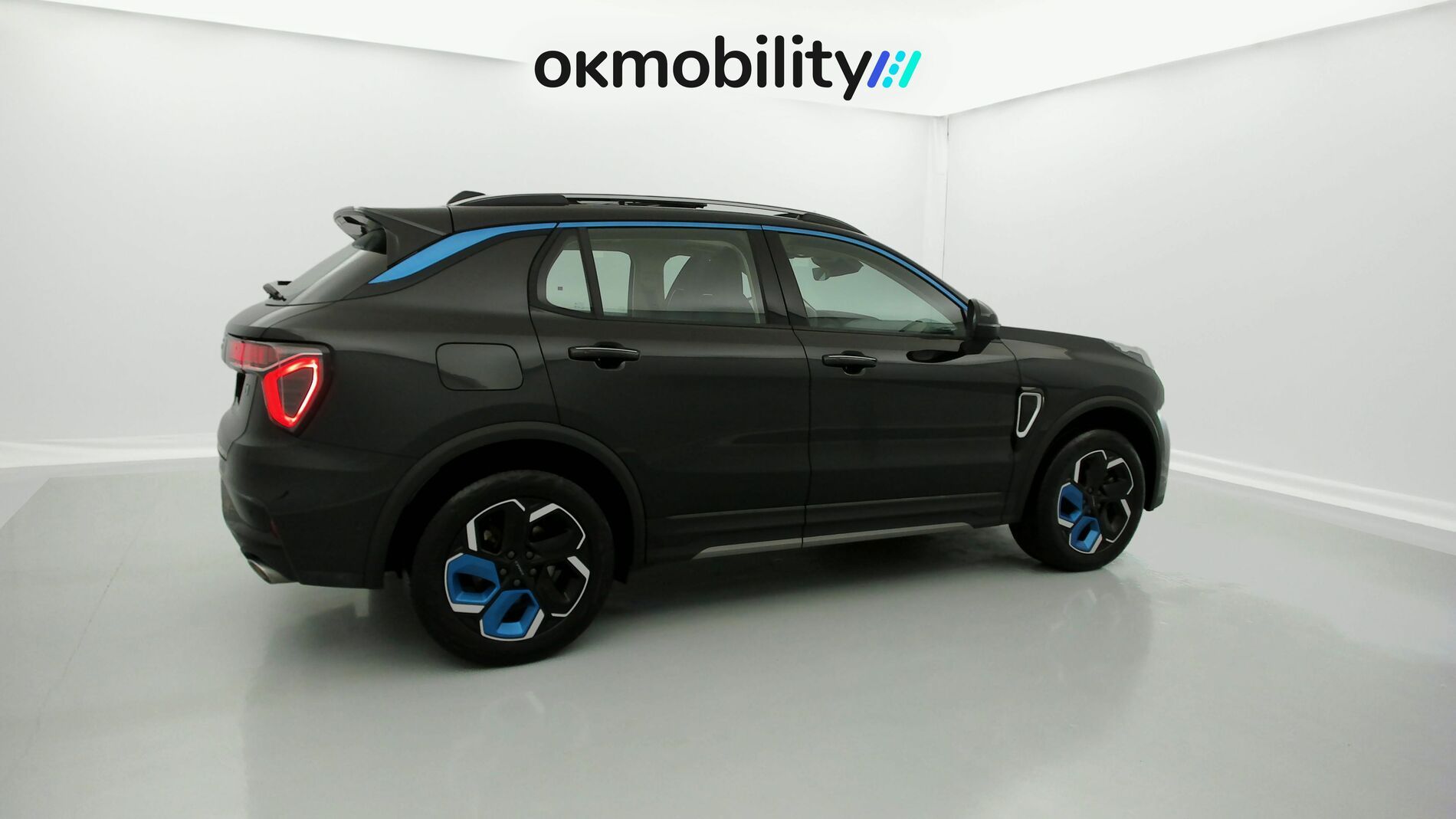 lynk&co 1 nv 1.5 HEV 197 2022 swarowski black 13