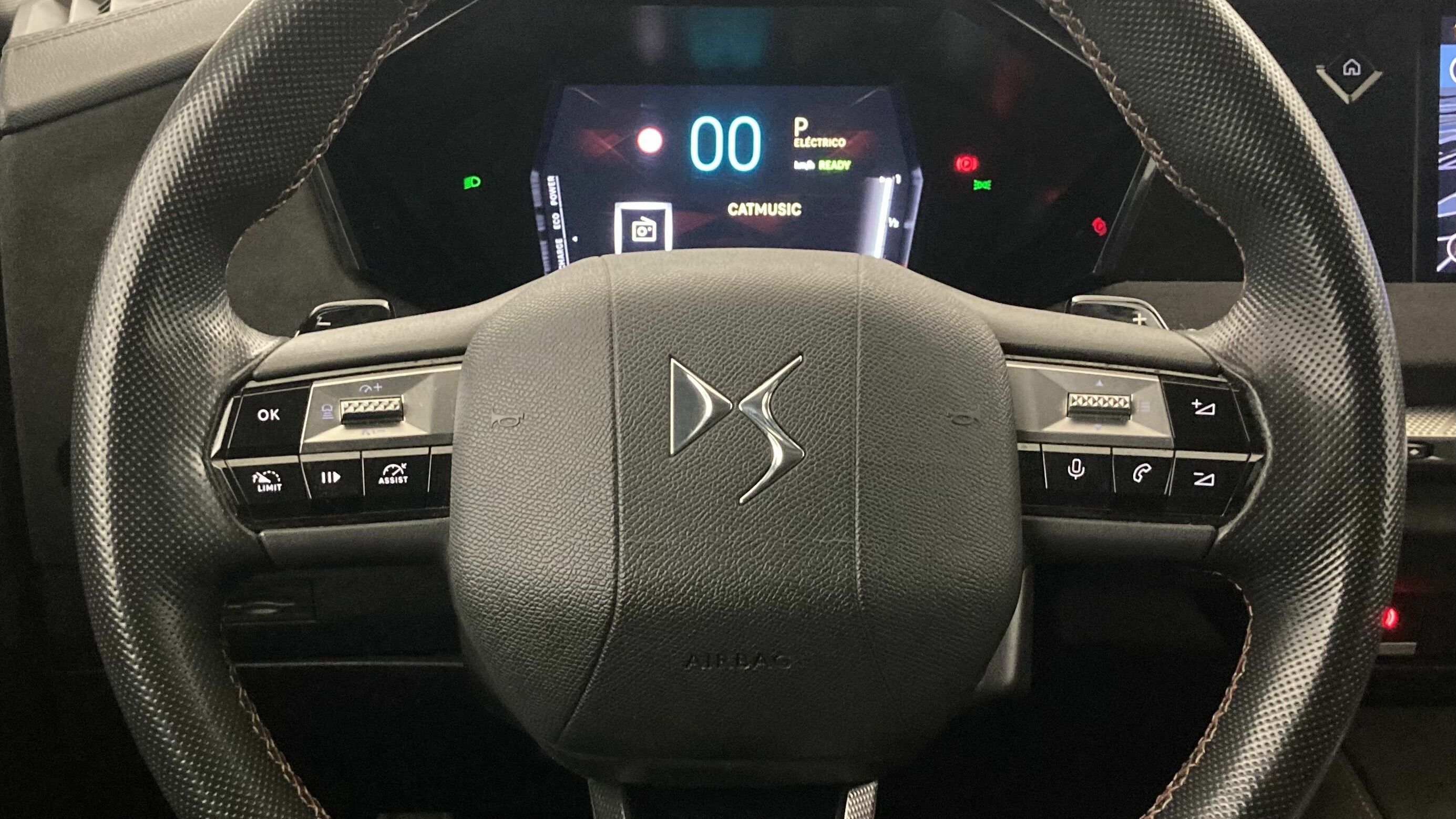 ds ds4 performance line + E-TENSE 225 CA 2023 negro perla 16