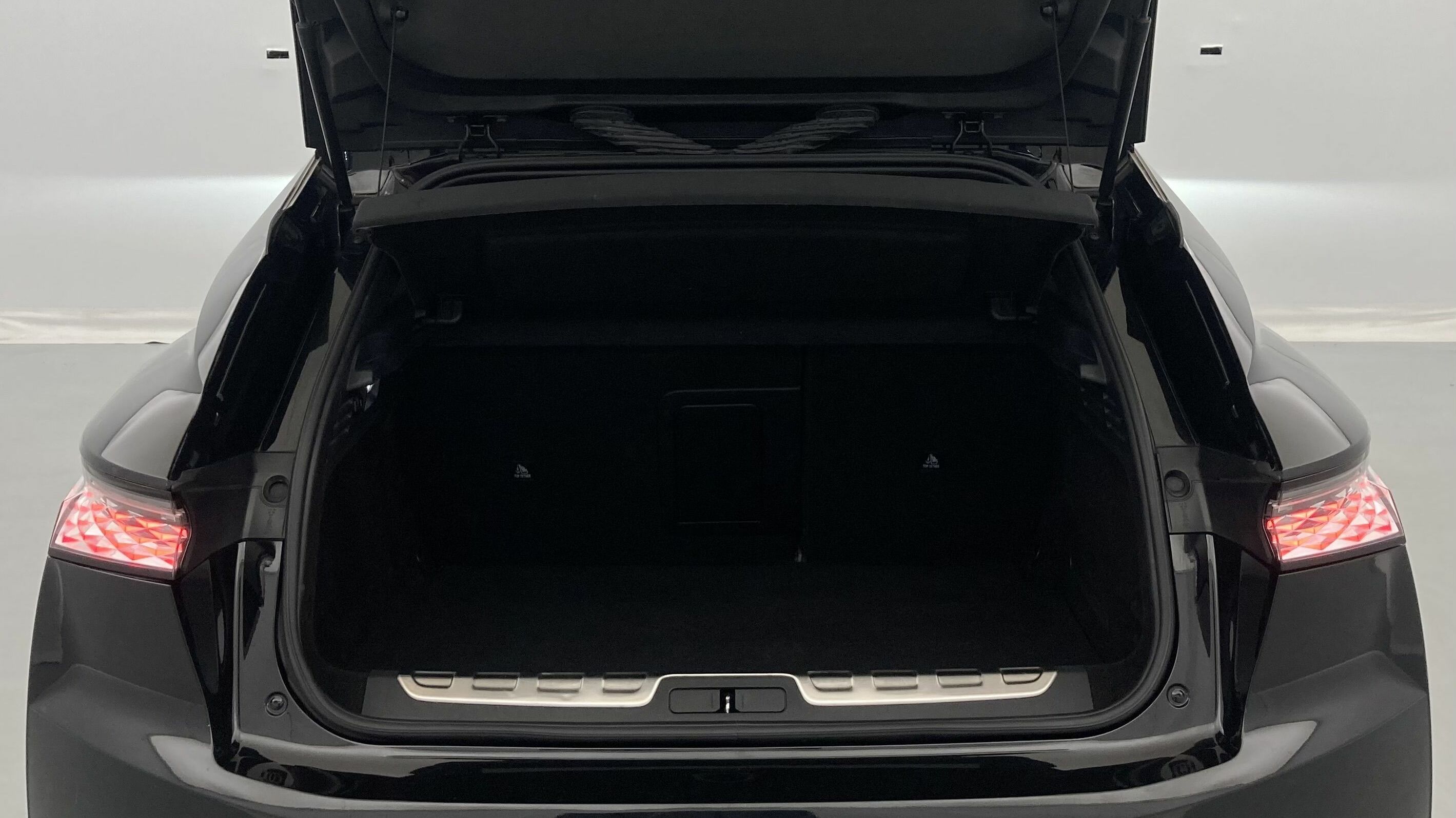 ds ds4 performance line + E-TENSE 225 CA 2023 negro perla 23