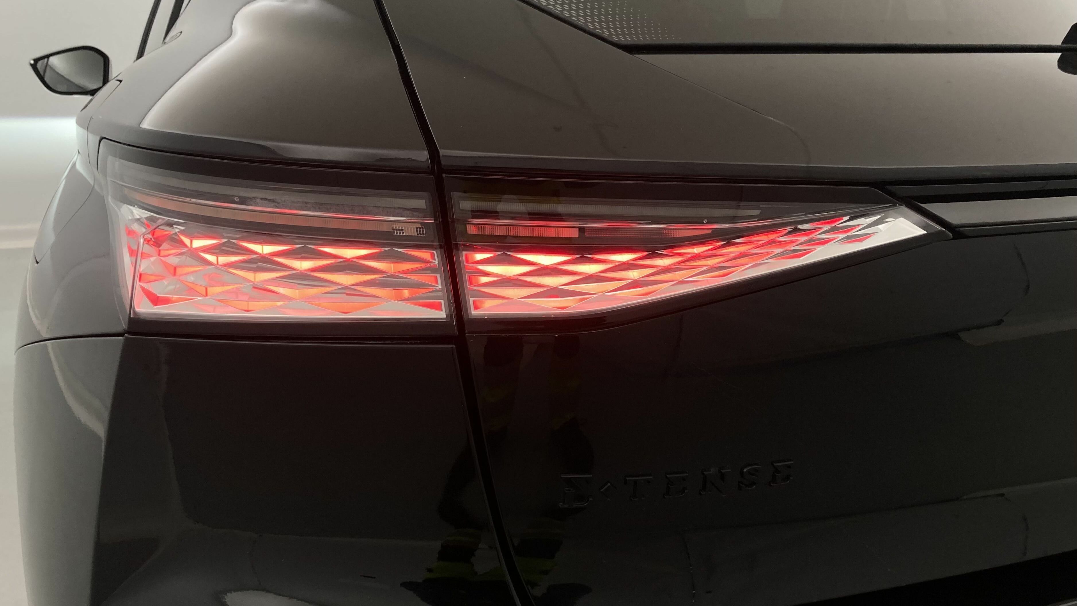 ds ds4 performance line + E-TENSE 225 CA 2023 negro perla 29