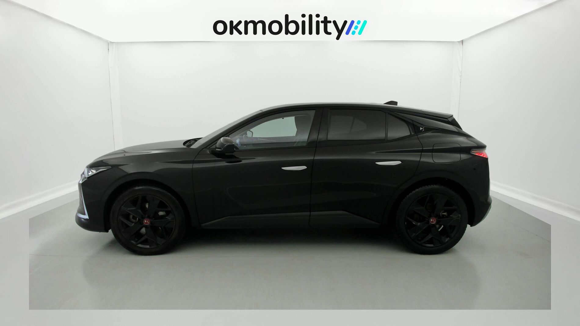 ds ds4 performance line + E-TENSE 225 CA 2023 negro perla 5