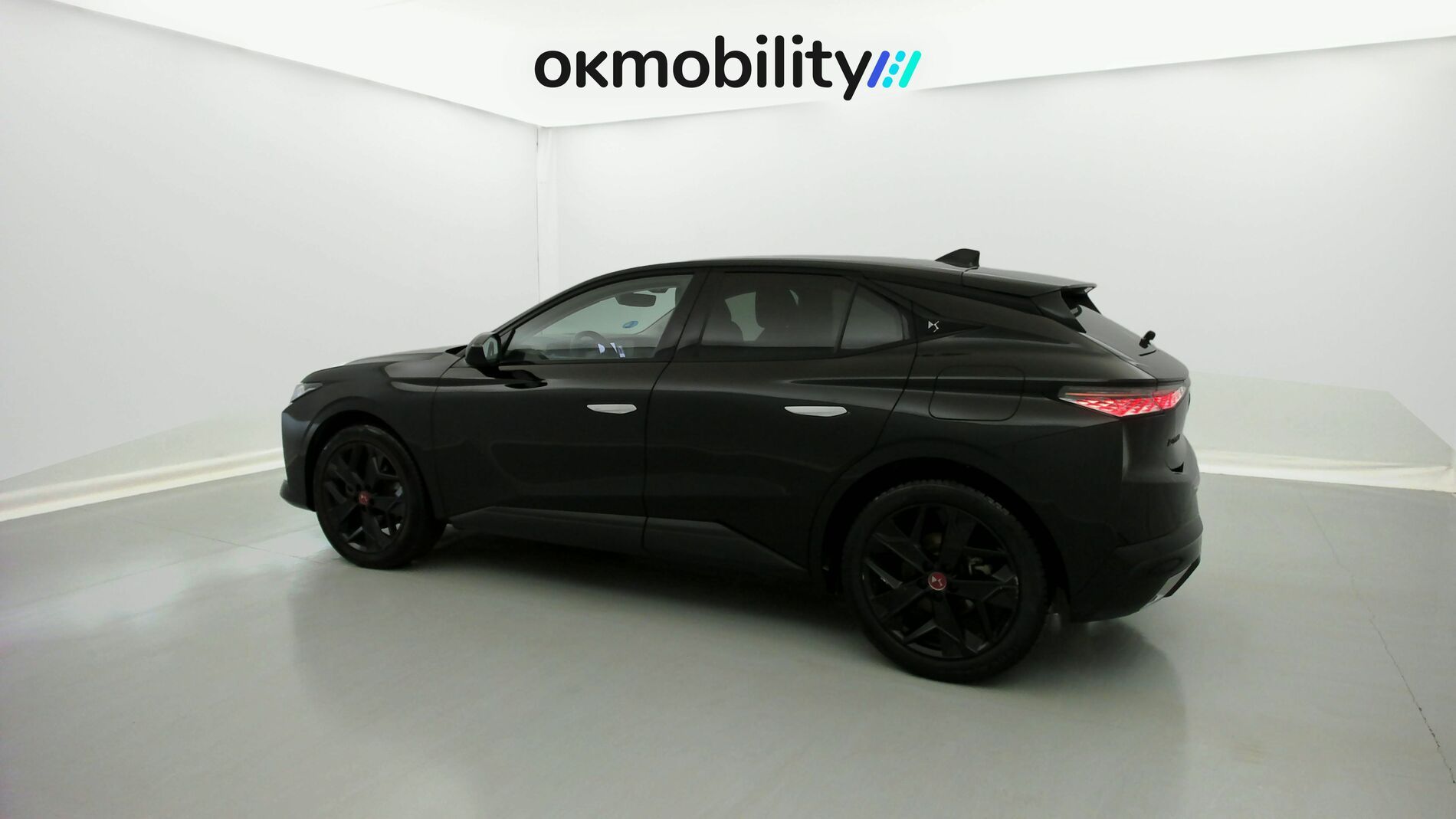 ds ds4 performance line + E-TENSE 225 CA 2023 negro perla 7