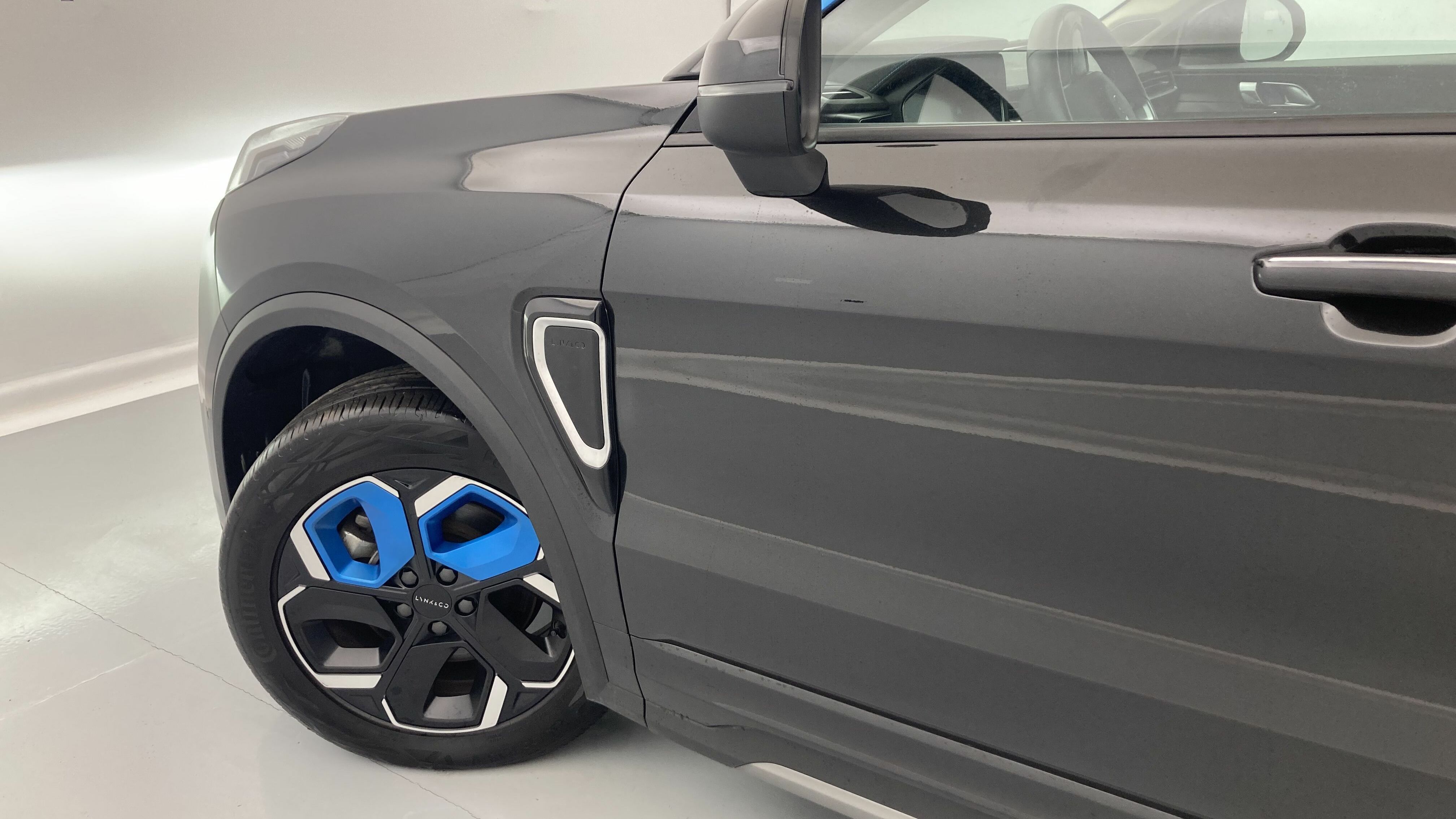 lynk&co 1 nv 1.5 HEV 197 2022 swarowski black 26