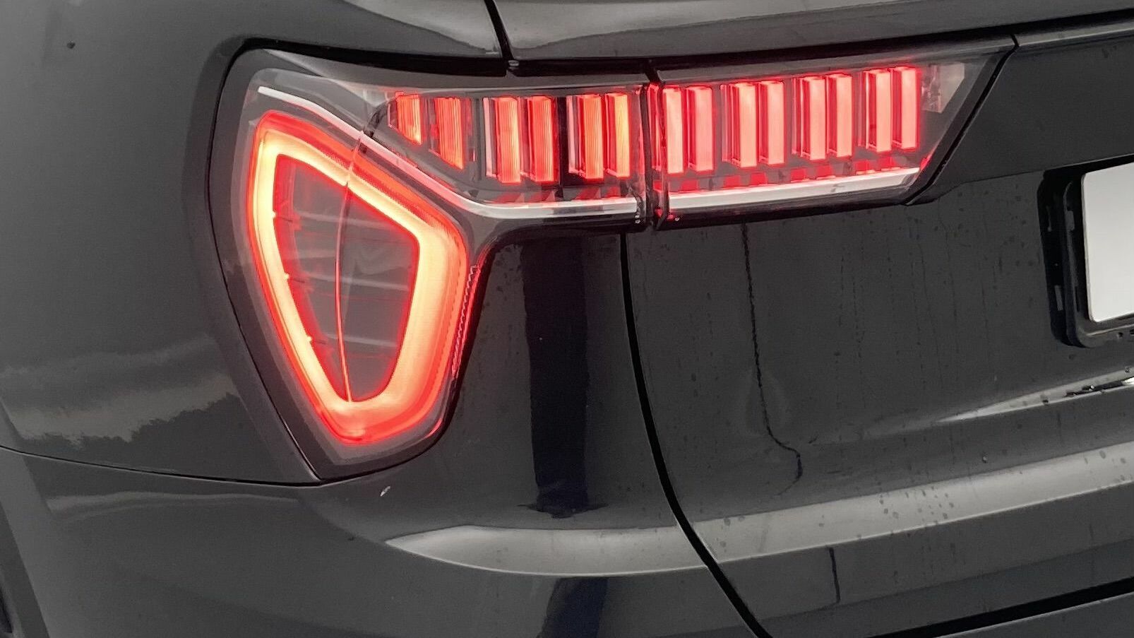 lynk&co 1 nv 1.5 HEV 197 2022 swarowski black 28