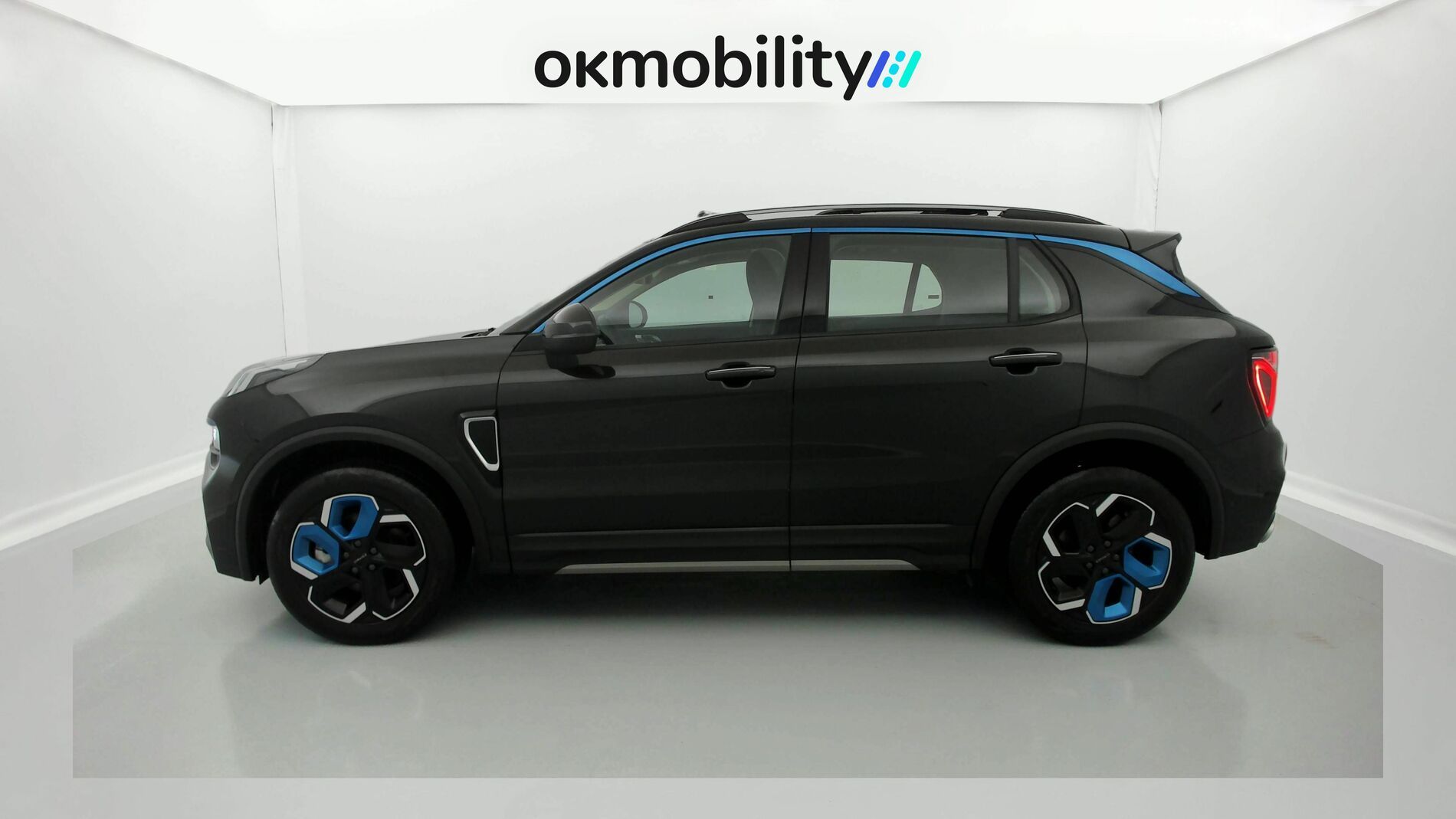 lynk&co 1 nv 1.5 HEV 197 2022 swarowski black 8