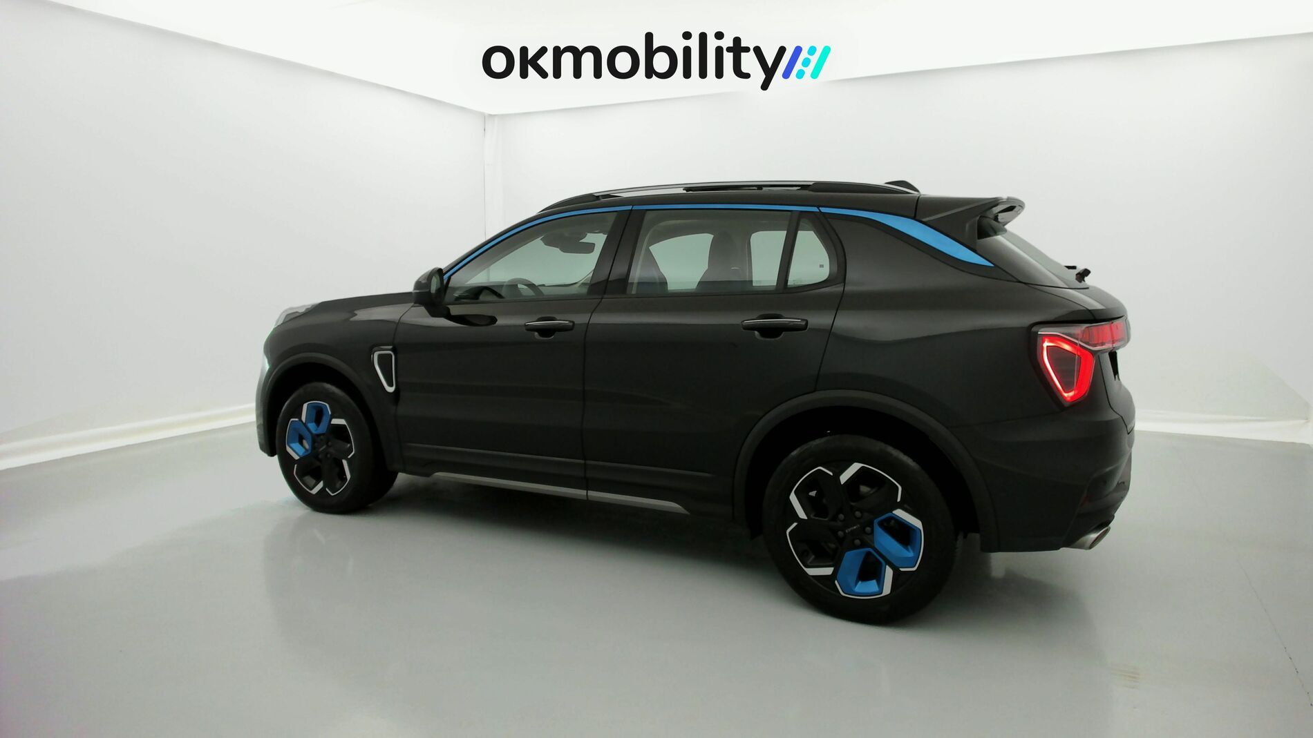 lynk&co 1 nv 1.5 HEV 197 2022 swarowski black 9