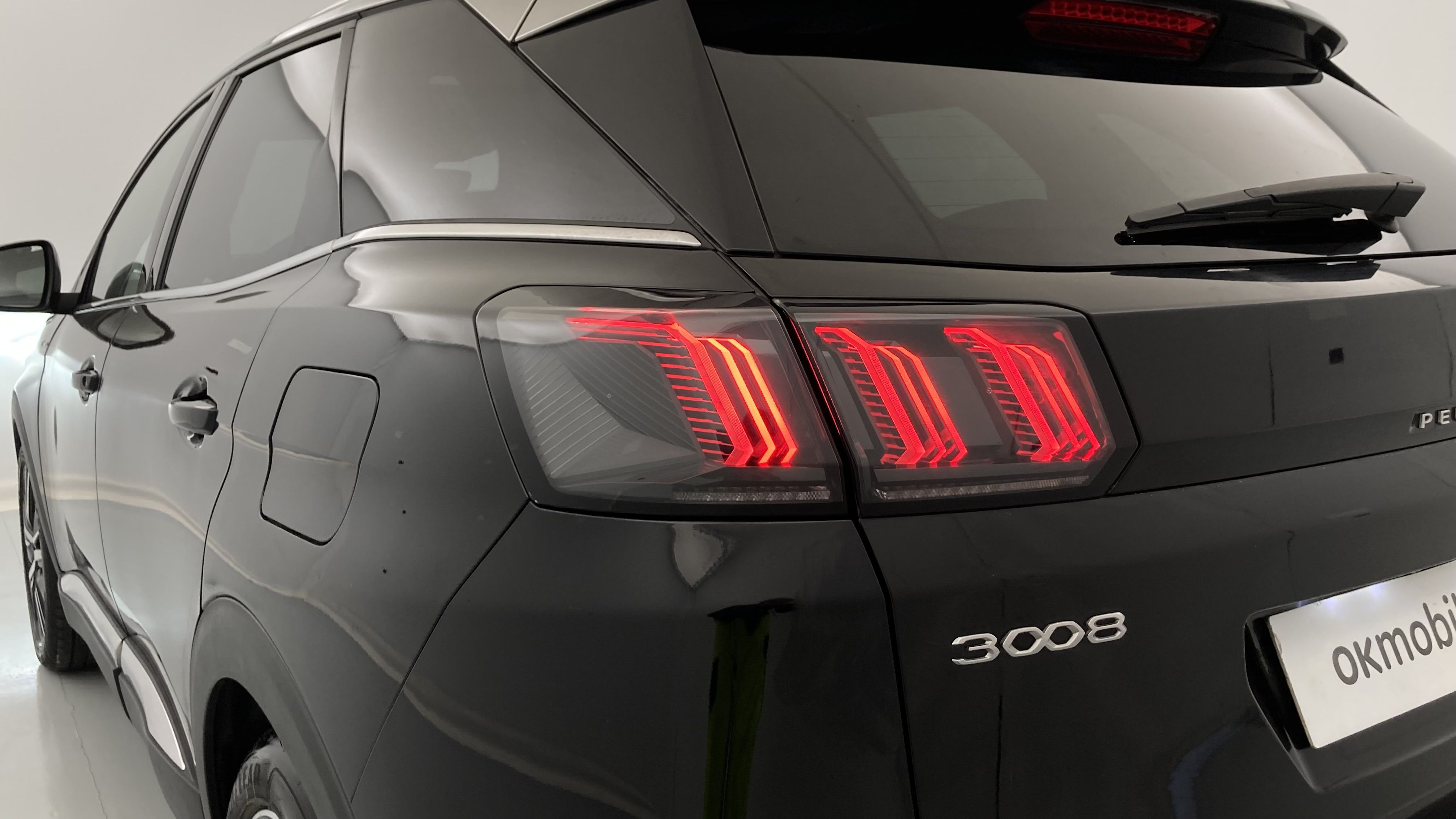 peugeot 3008 gt pack 1.6 HYBRID 300 EAT PHEV 2022 negro perla nera 15