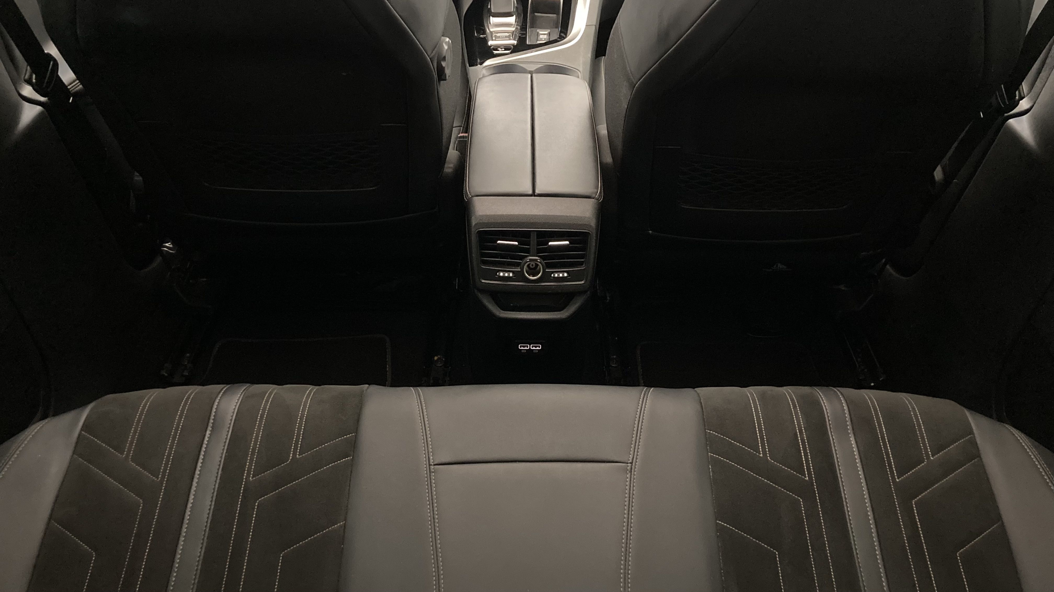 peugeot 3008 gt pack 1.6 HYBRID 300 EAT PHEV 2022 negro perla nera 16