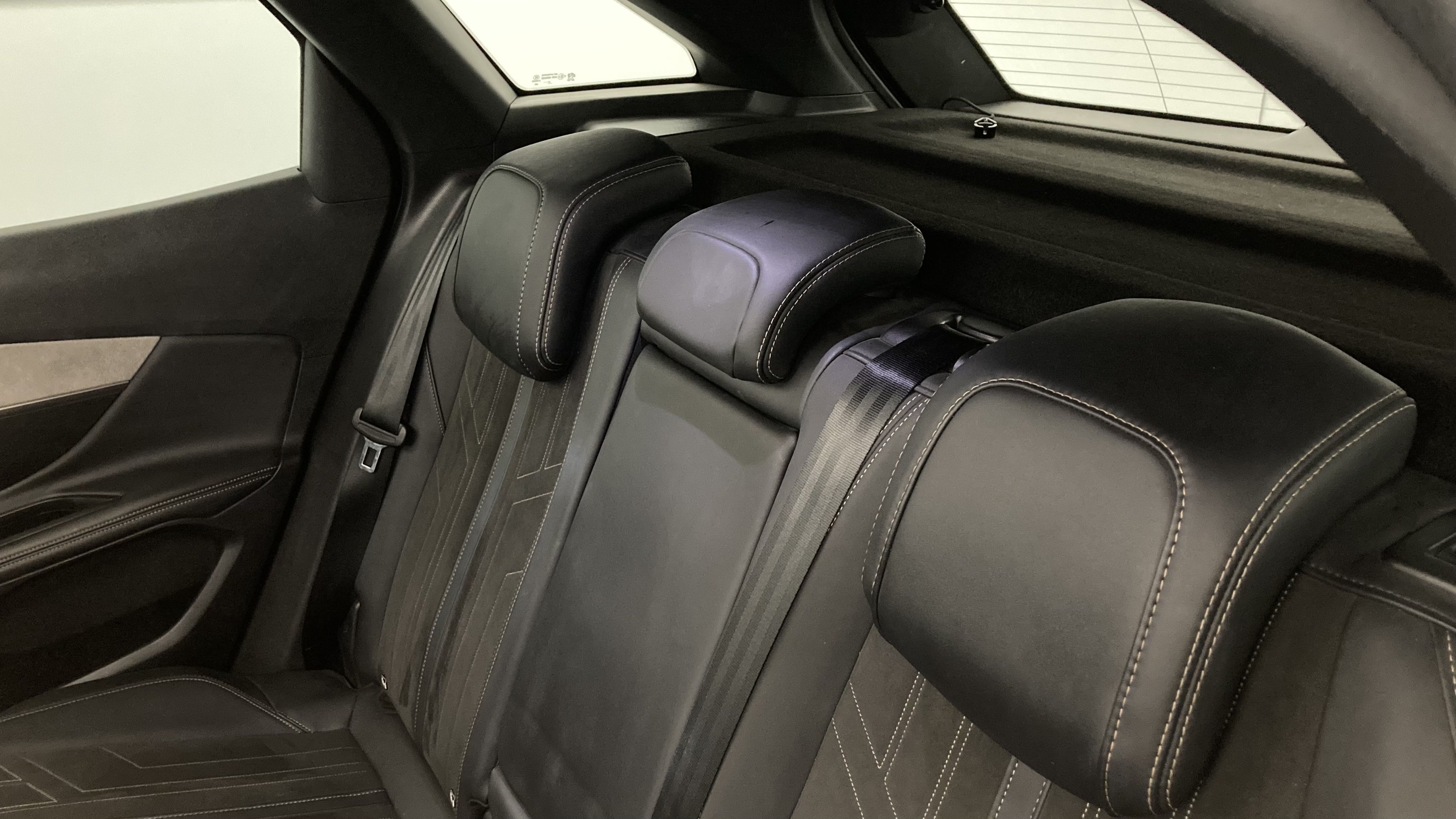 peugeot 3008 gt pack 1.6 HYBRID 300 EAT PHEV 2022 negro perla nera 21